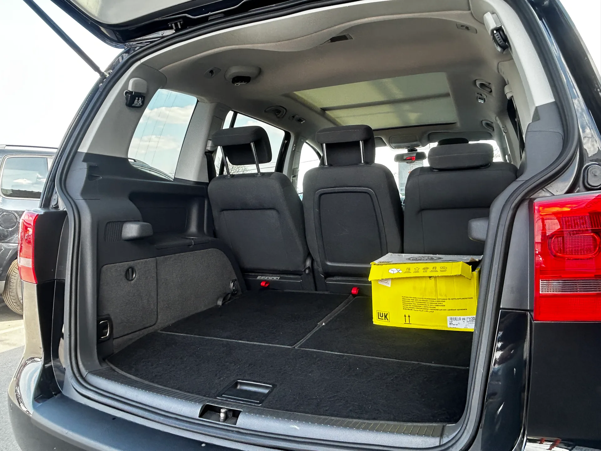 Volkswagen Touran — фото 8