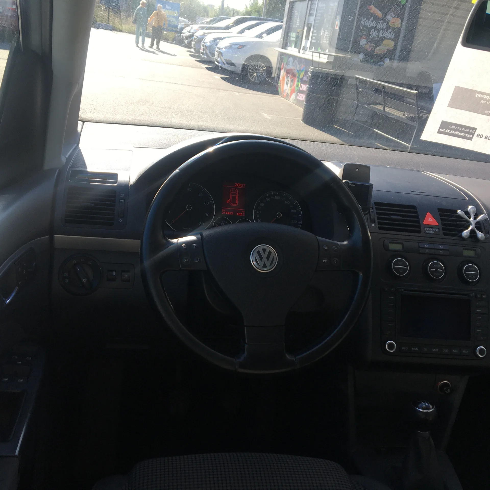 Volkswagen Touran — фото 7