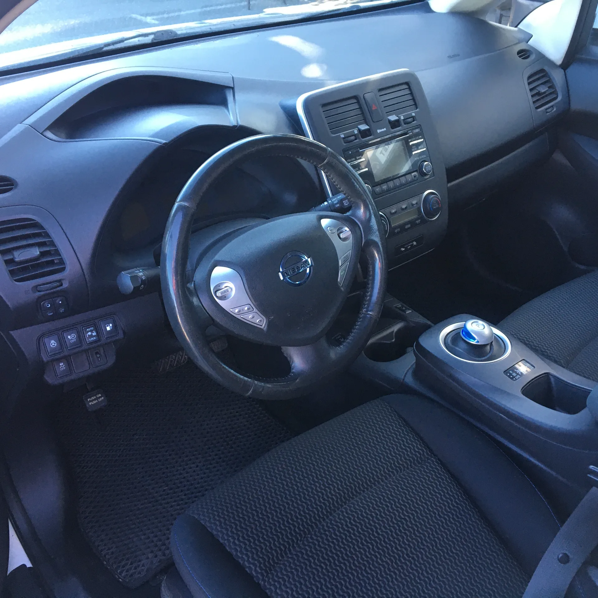 Nissan Leaf — фото 8