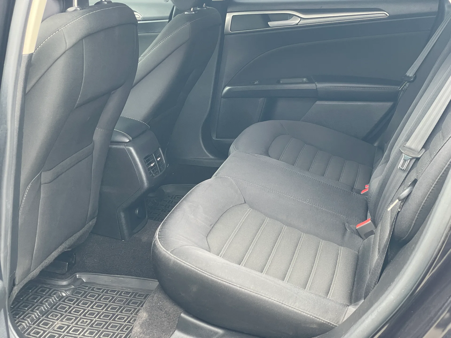 Ford Fusion — фото 9