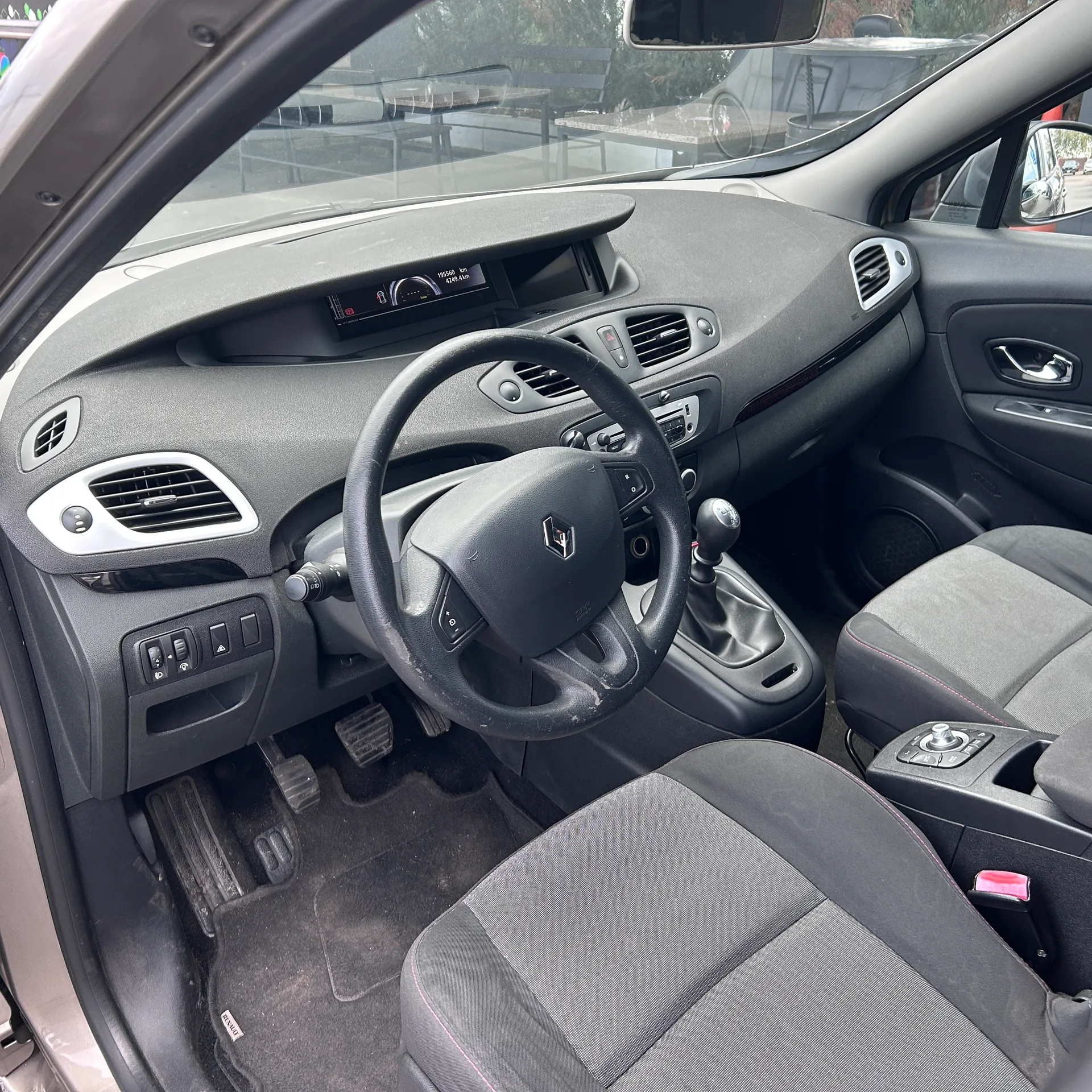 Renault Grand Scenic — фото 8