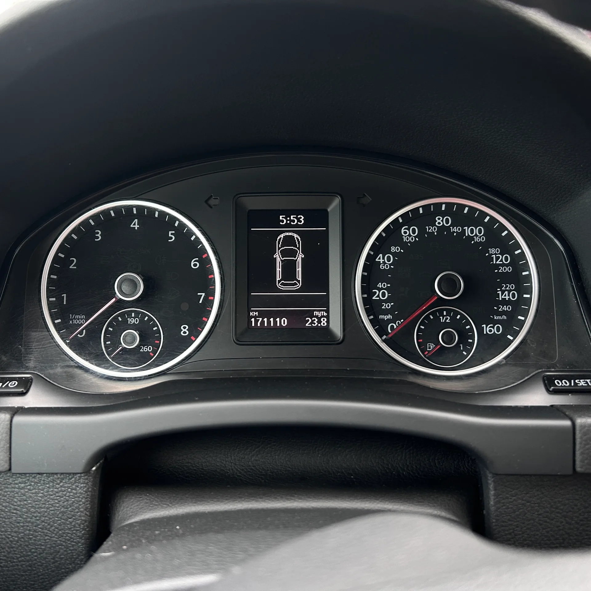 Volkswagen Tiguan — фото 10