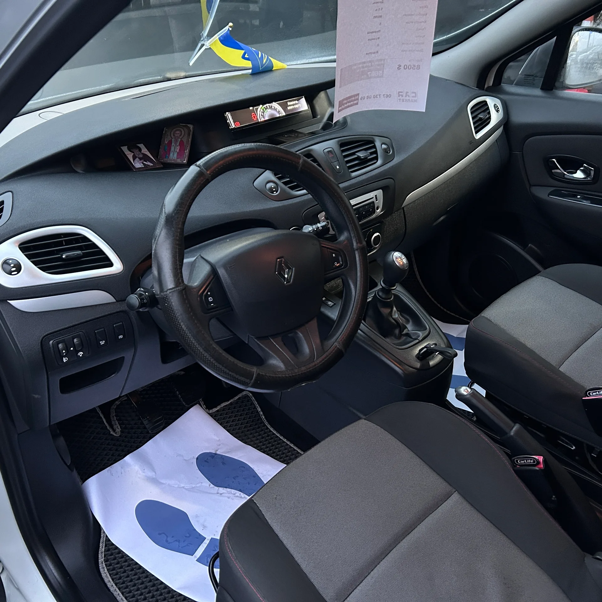 Renault Scenic — фото 6