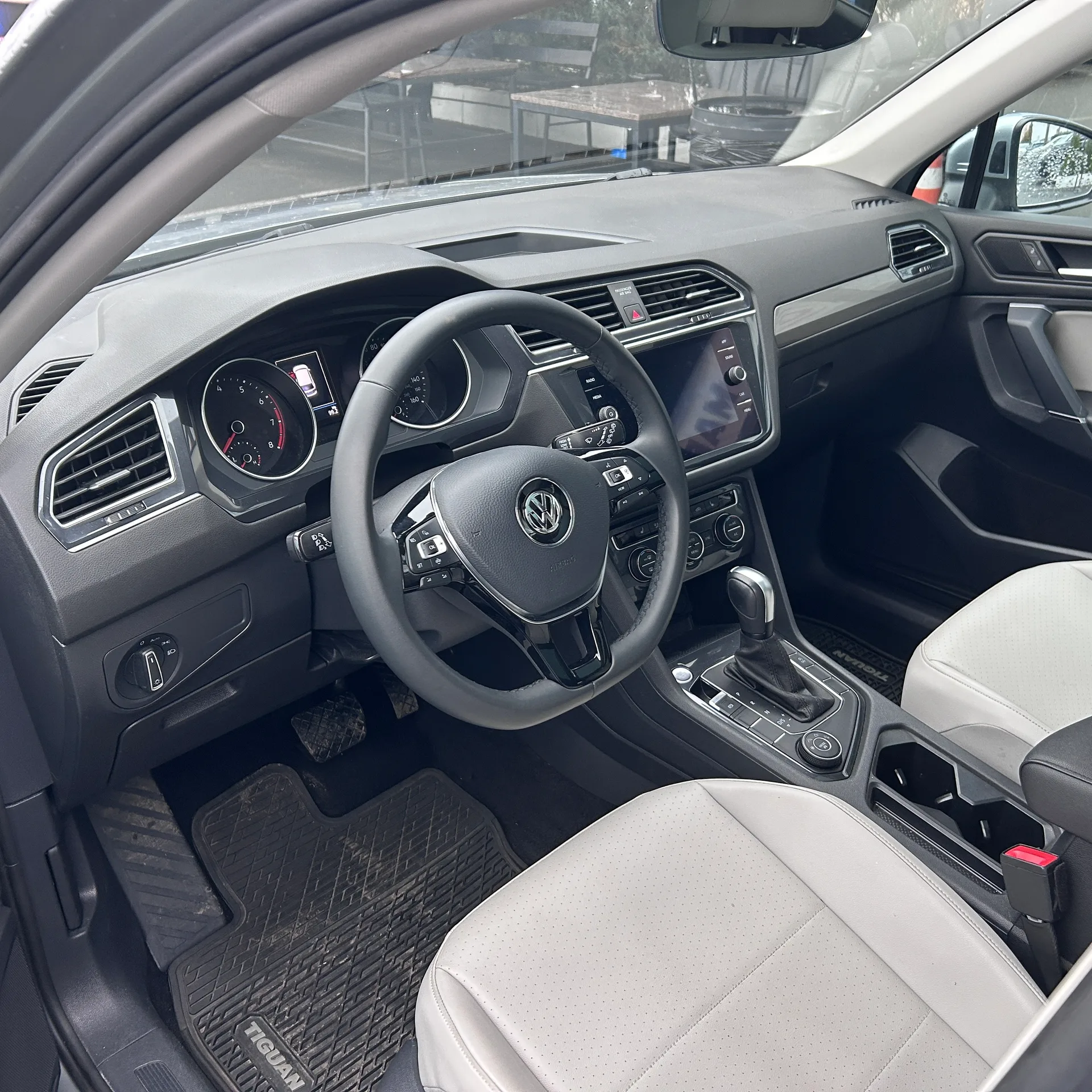 Volkswagen Tiguan — фото 5