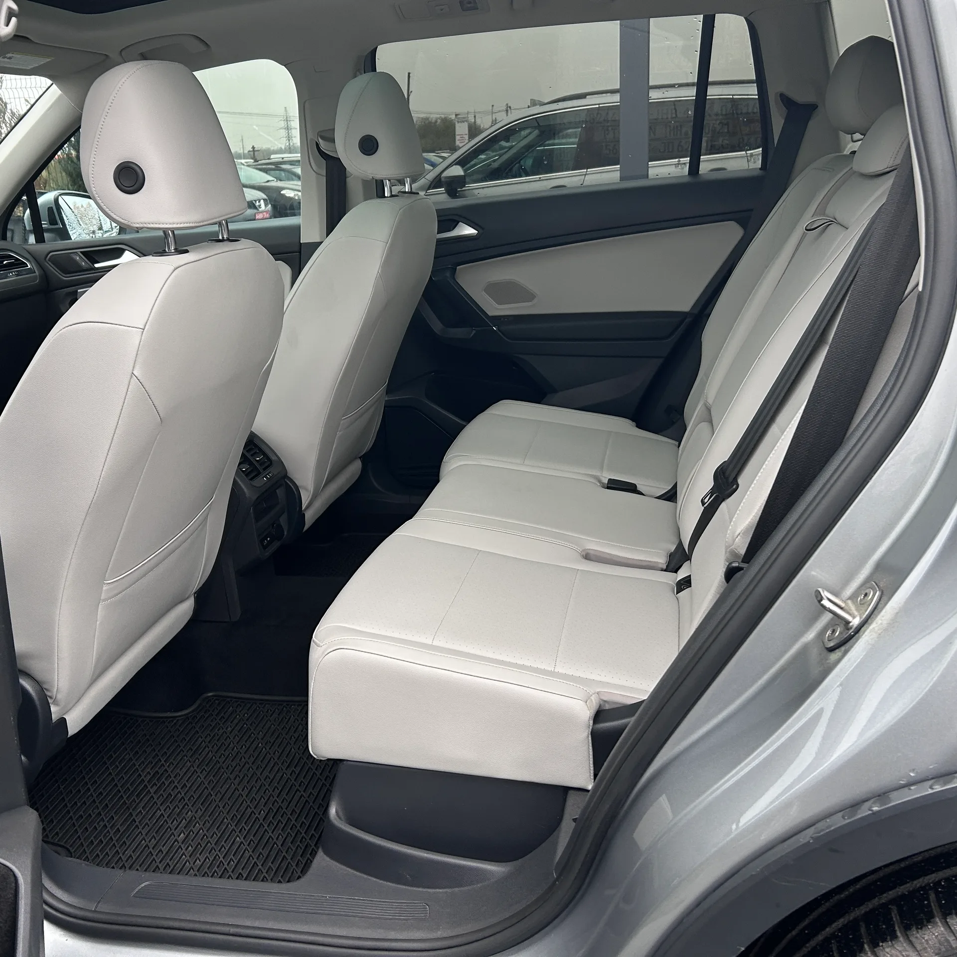 Volkswagen Tiguan — фото 6