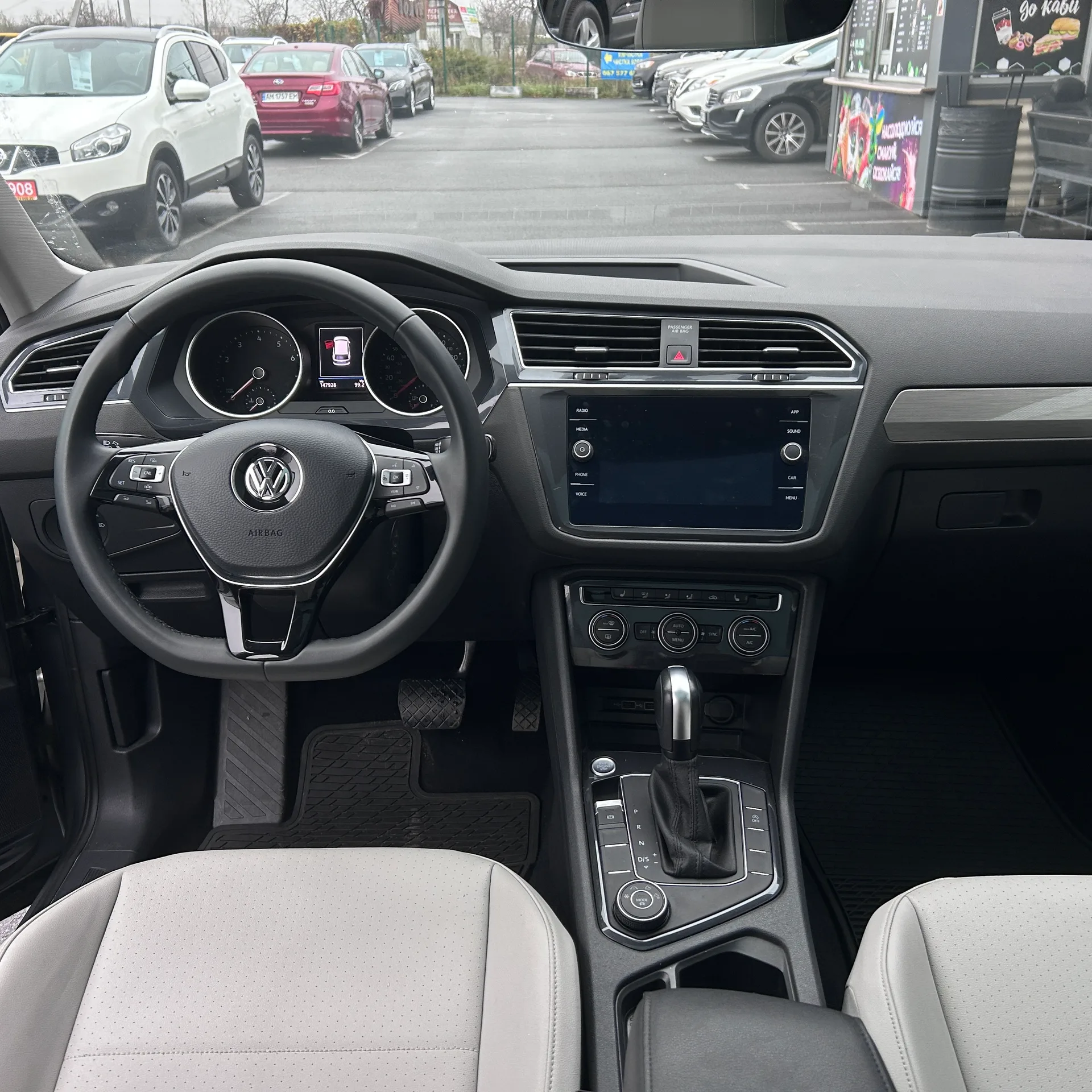 Volkswagen Tiguan — фото 7