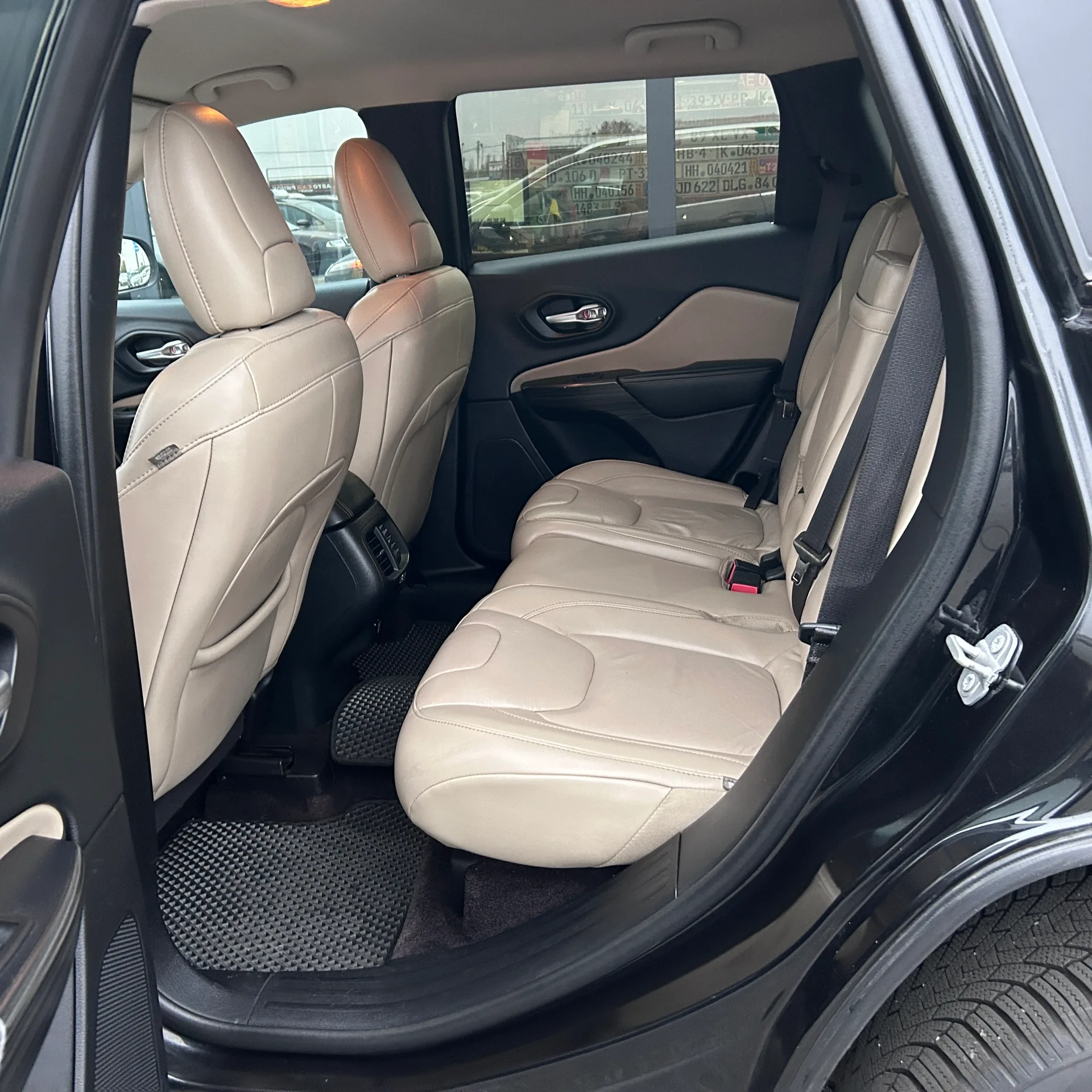 Jeep Cherokee — фото 7