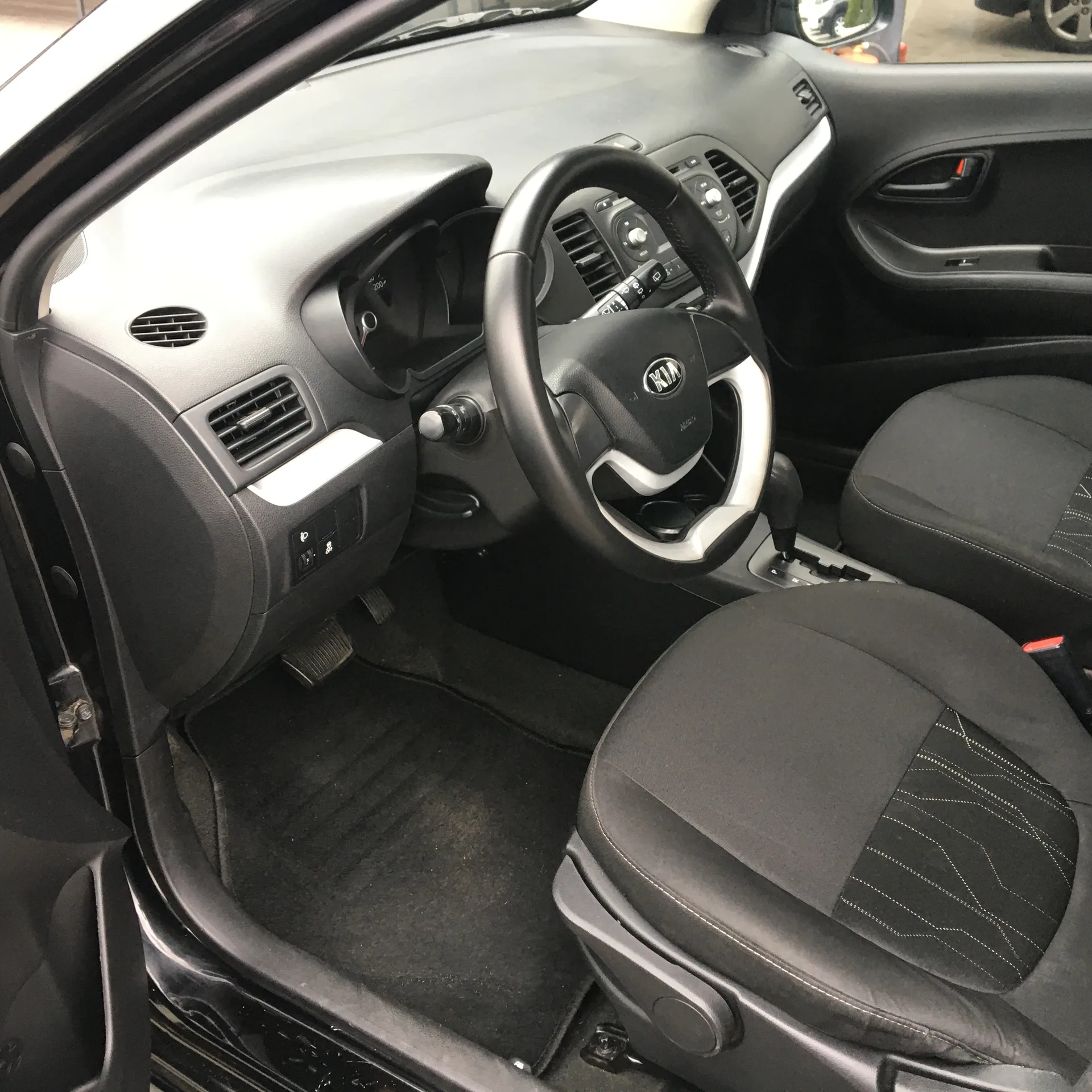 Kia Picanto — фото 8