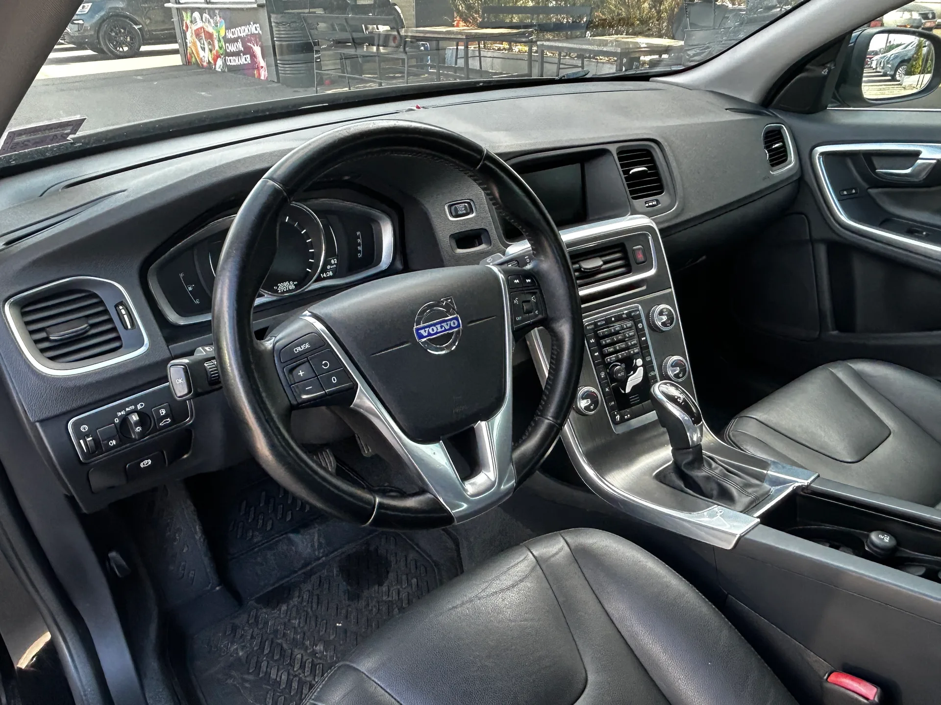 Volvo S60 — фото 5