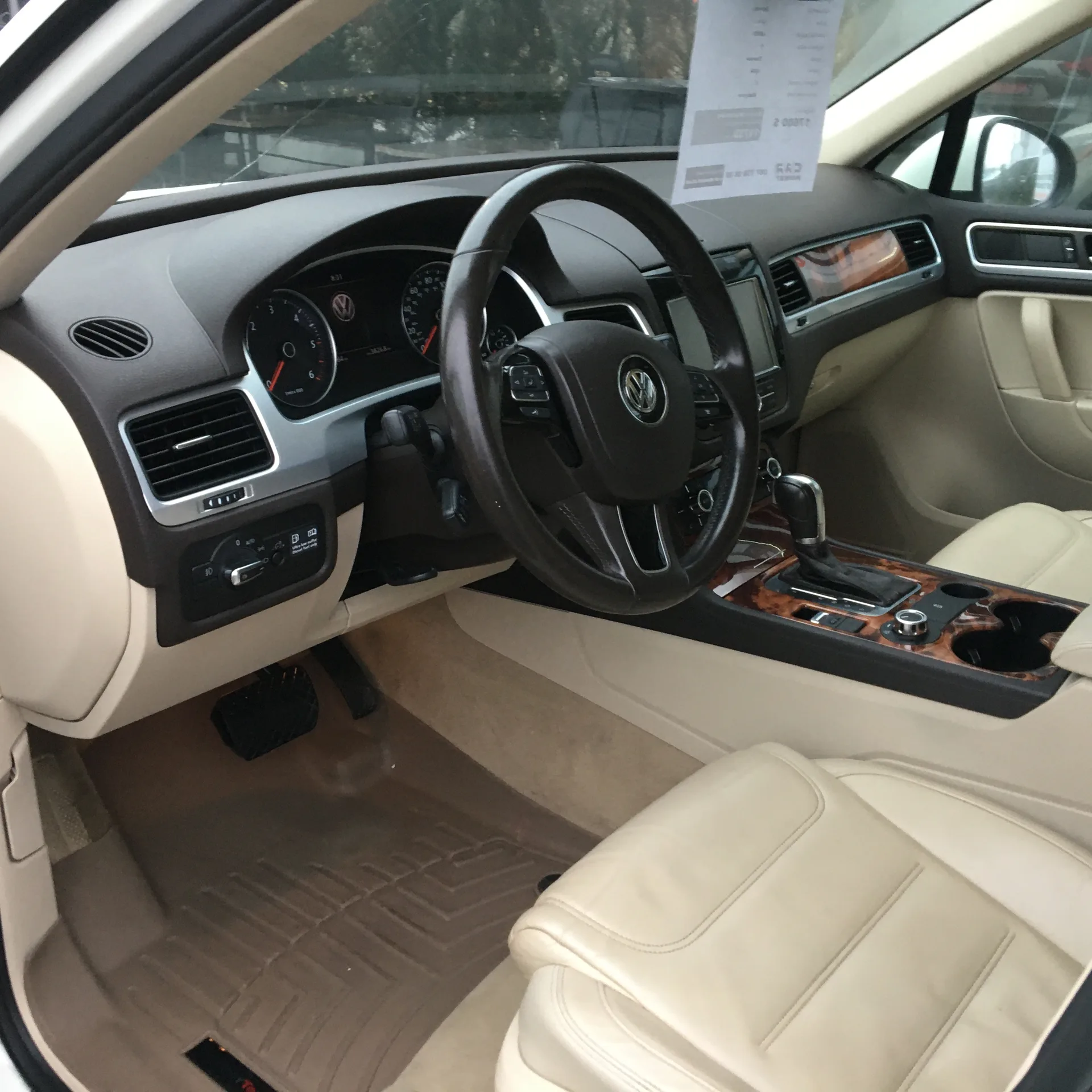 Volkswagen Touareg — фото 8