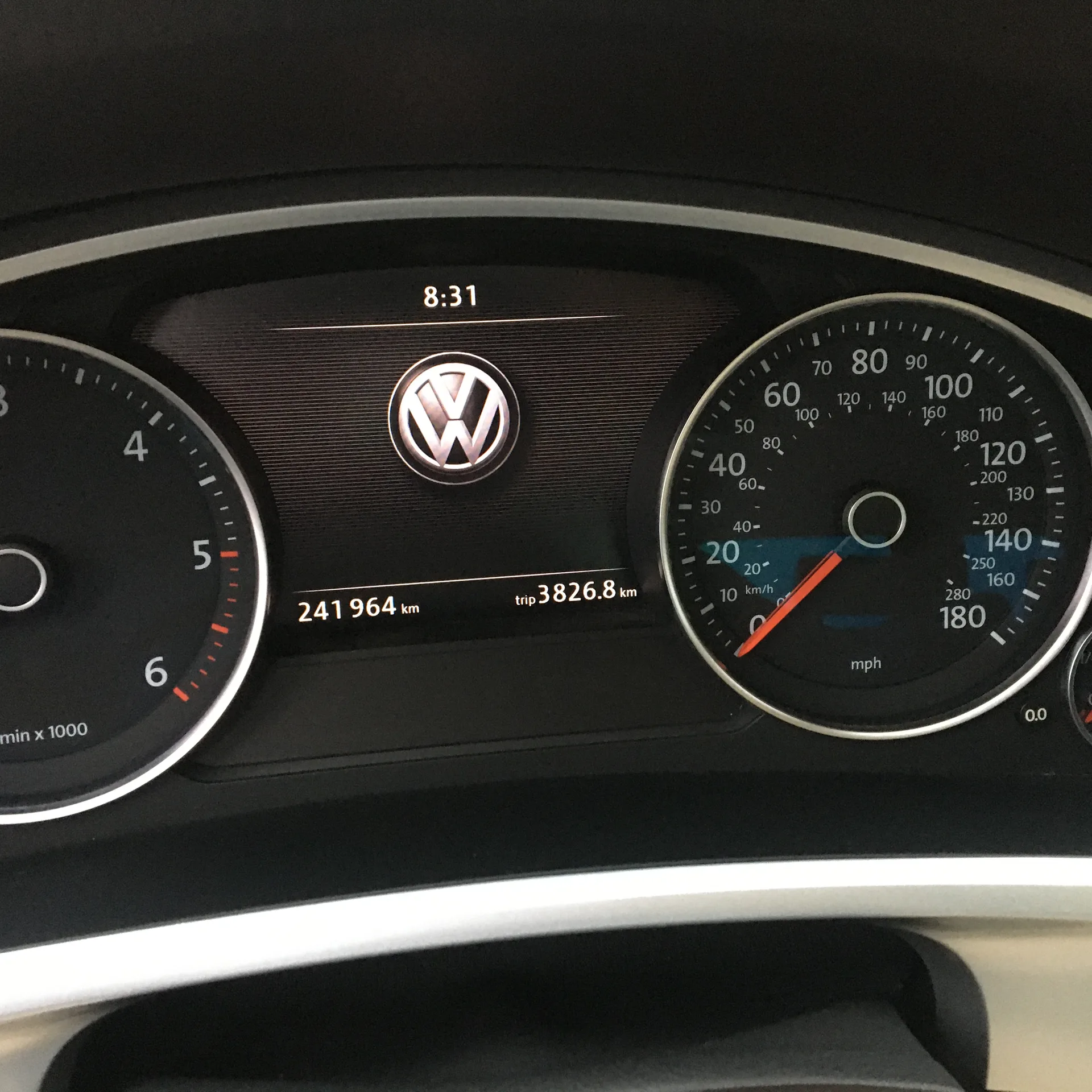 Volkswagen Touareg — фото 9