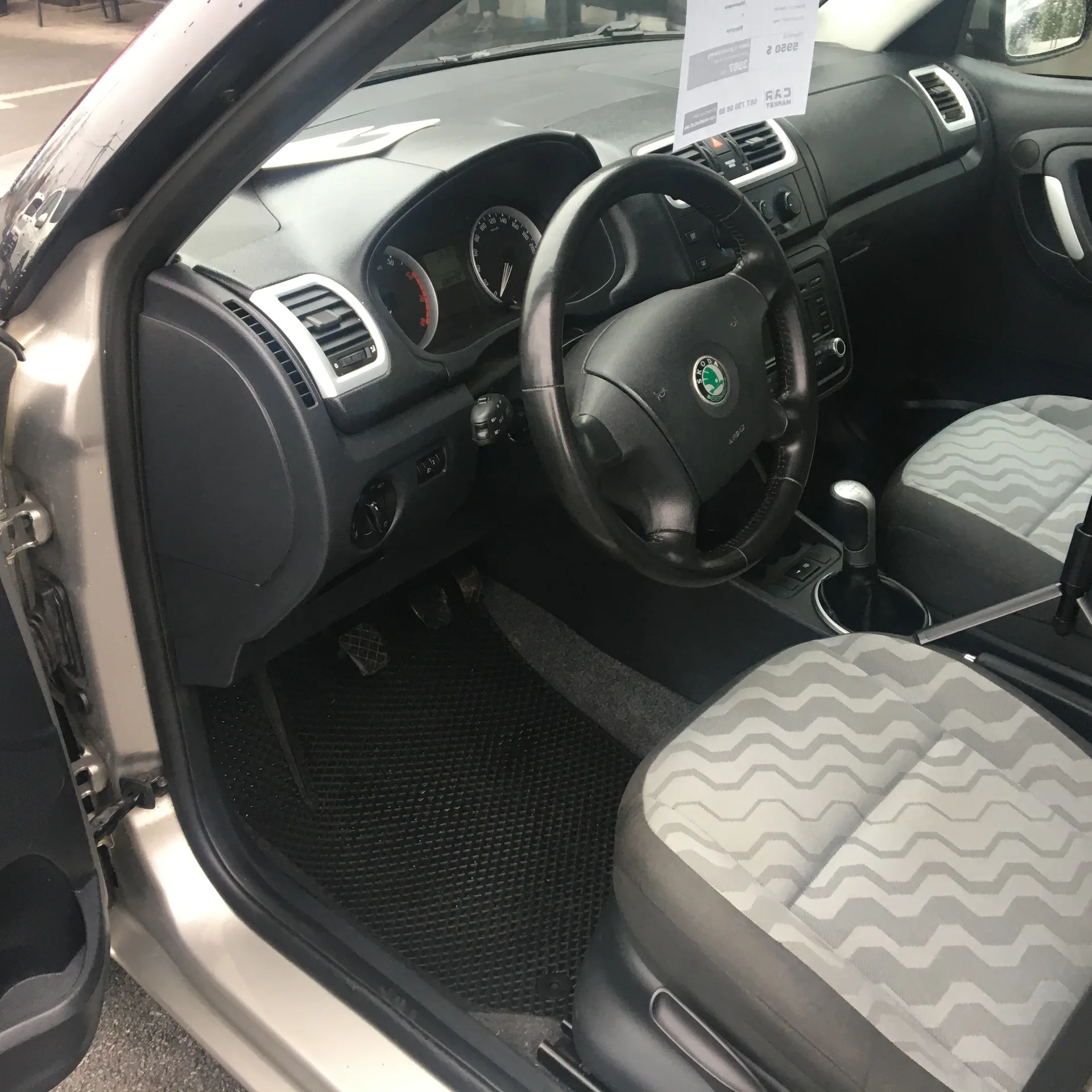 Skoda Fabia — фото 6