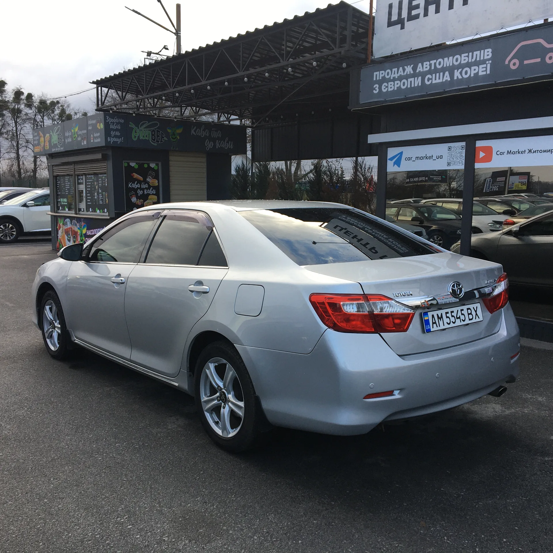 Toyota Camry — фото 3