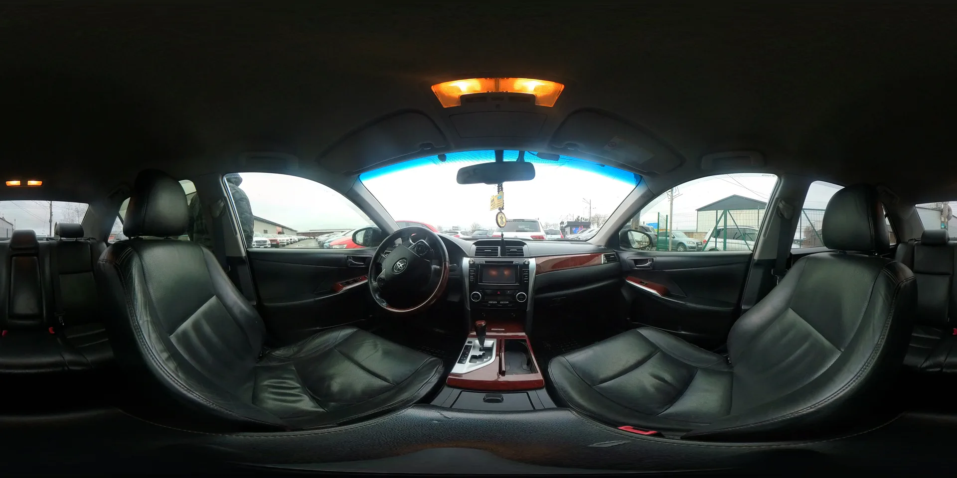 Toyota Camry — 360°