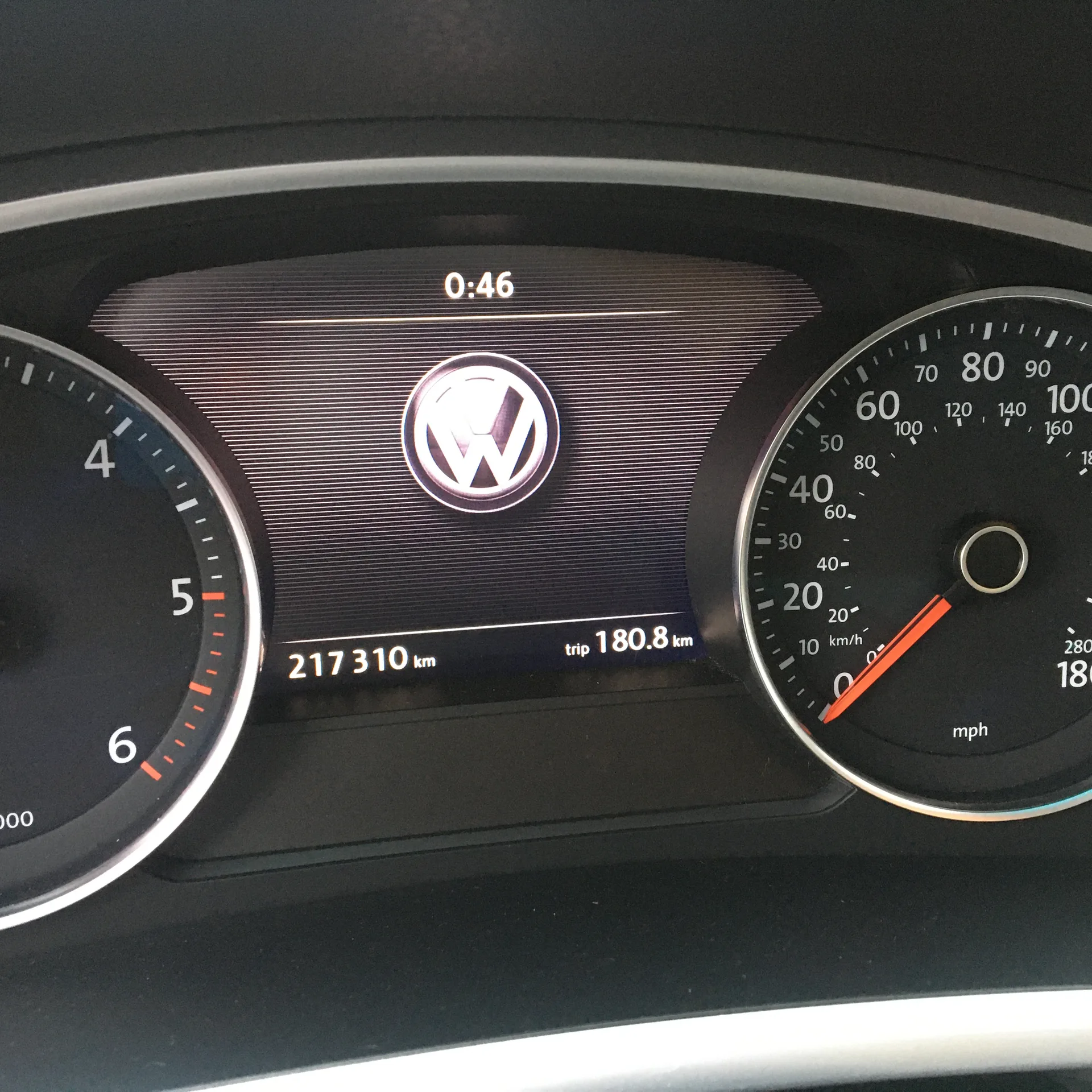 Volkswagen Touareg — фото 9