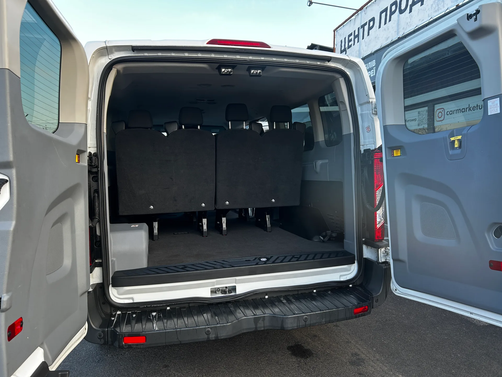 Ford Transit — фото 8