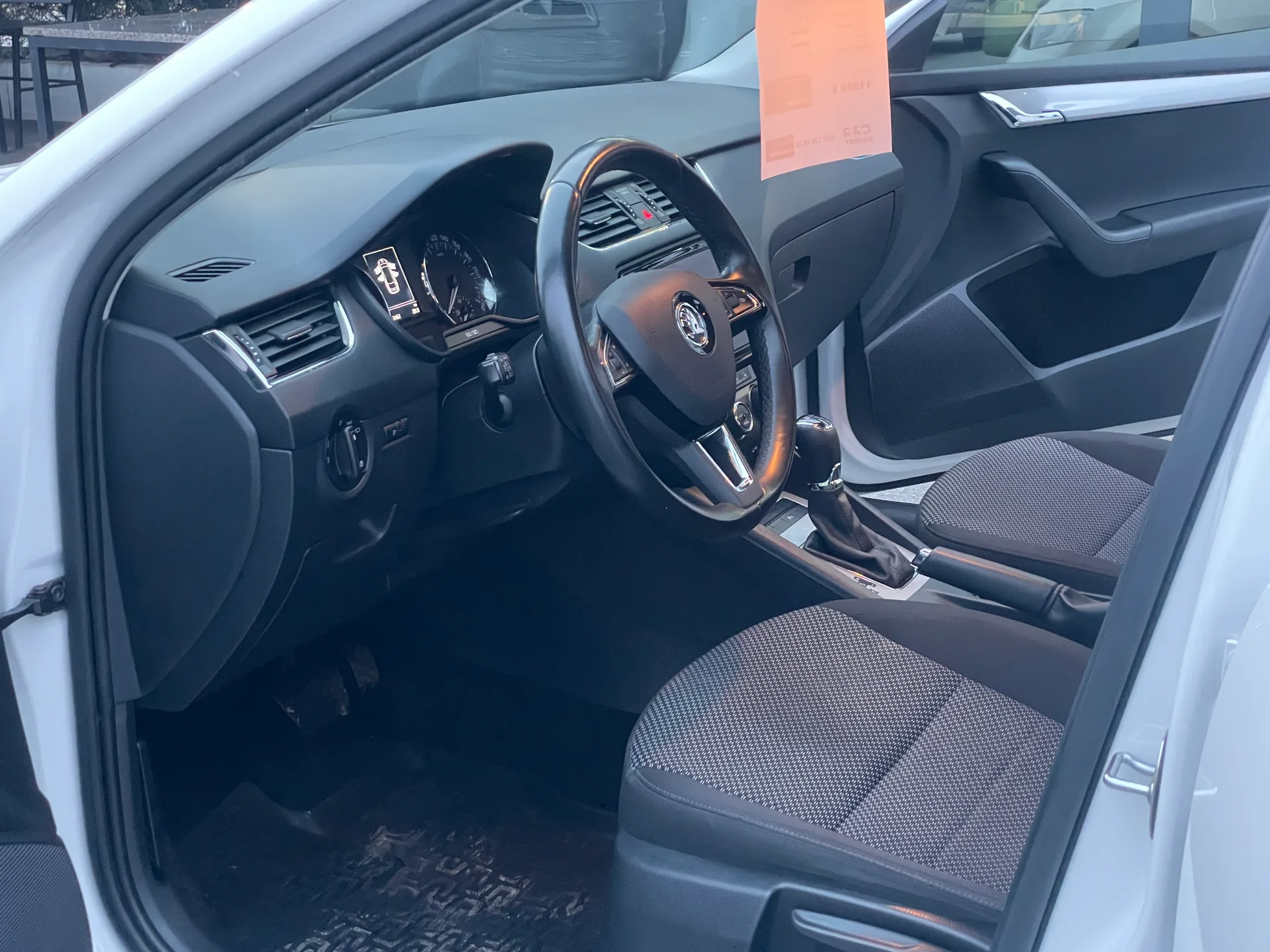 Skoda Octavia — фото 7