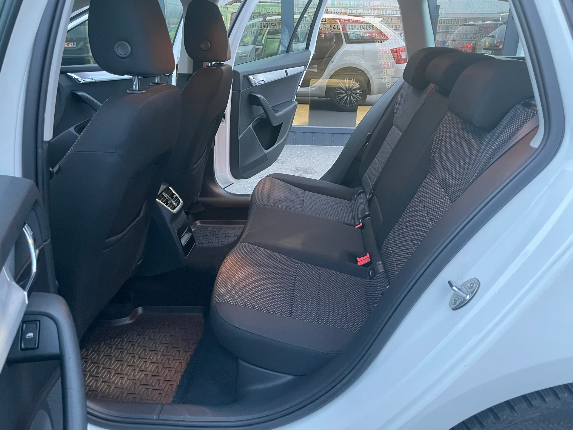 Skoda Octavia — фото 9