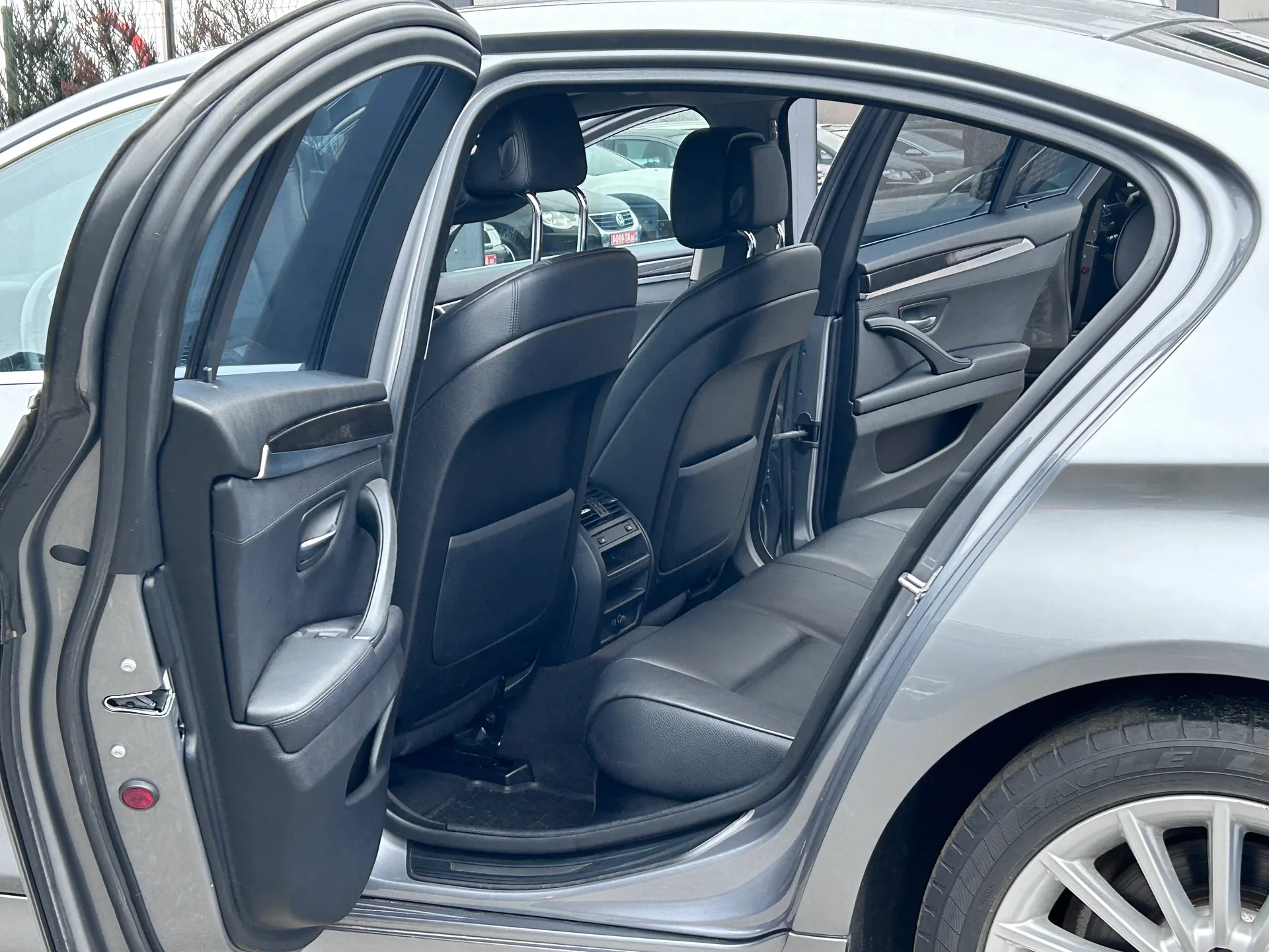 BMW 5 Series — фото 6