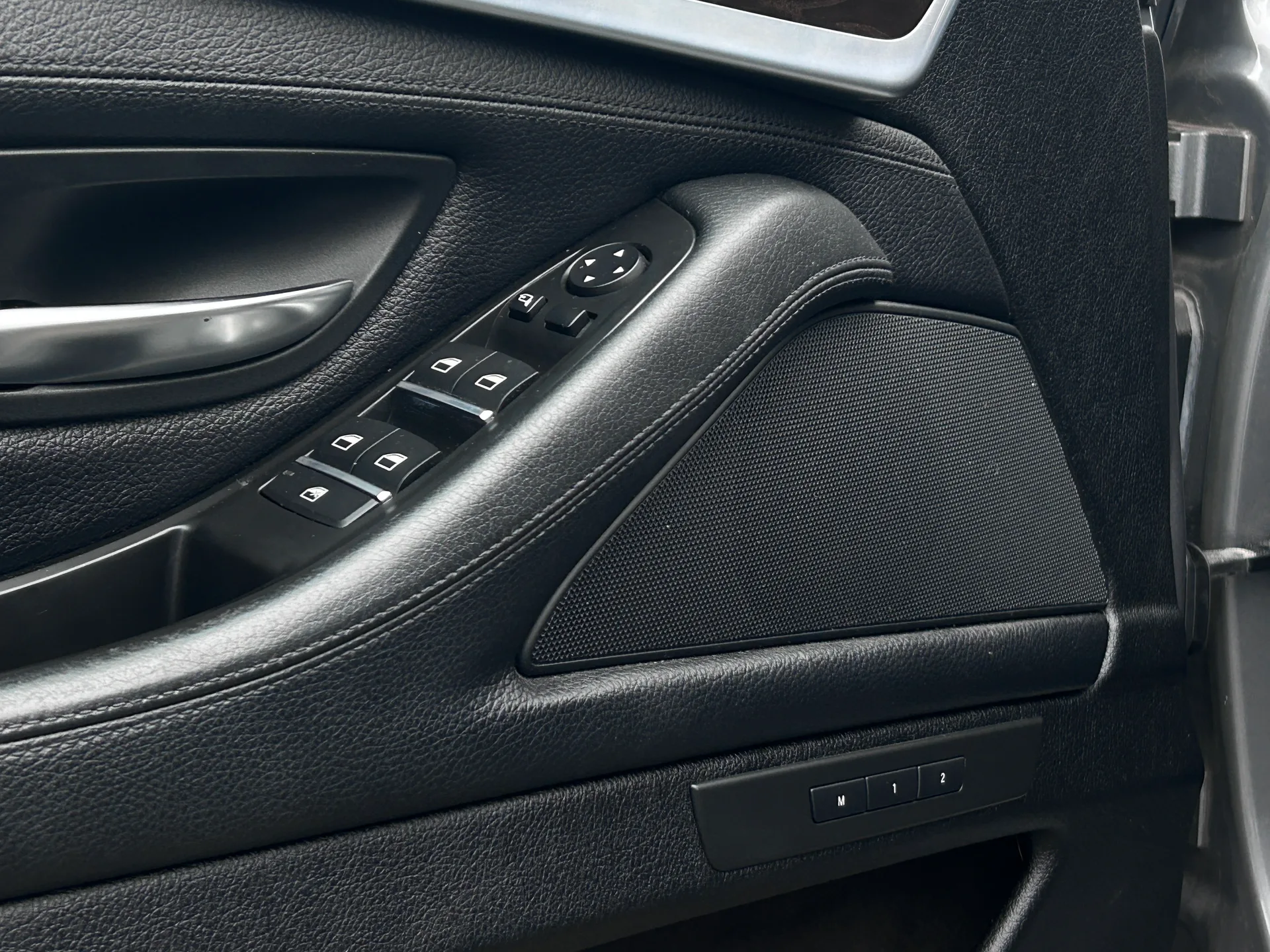 BMW 5 Series — фото 7