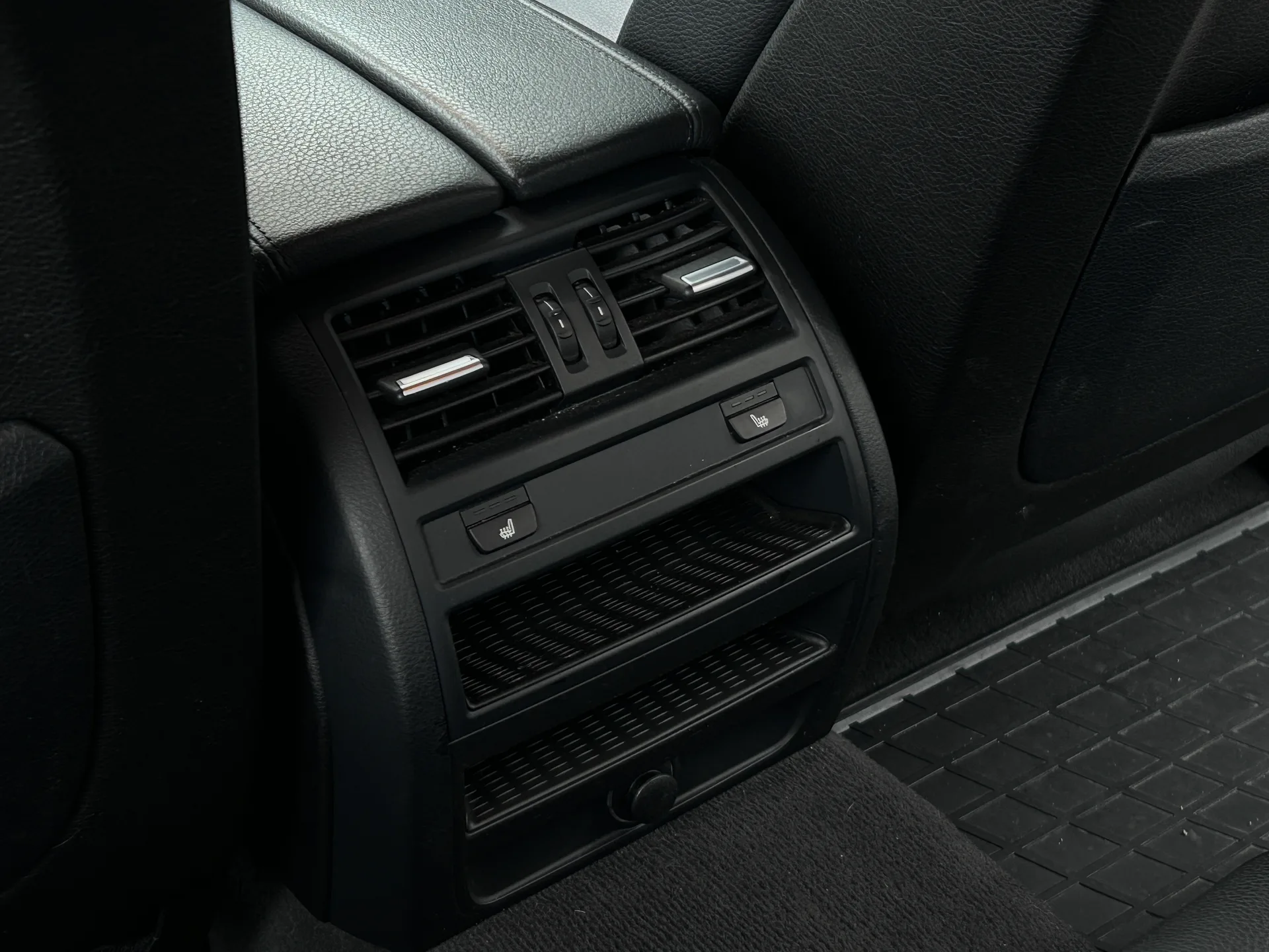 BMW 5 Series — фото 8