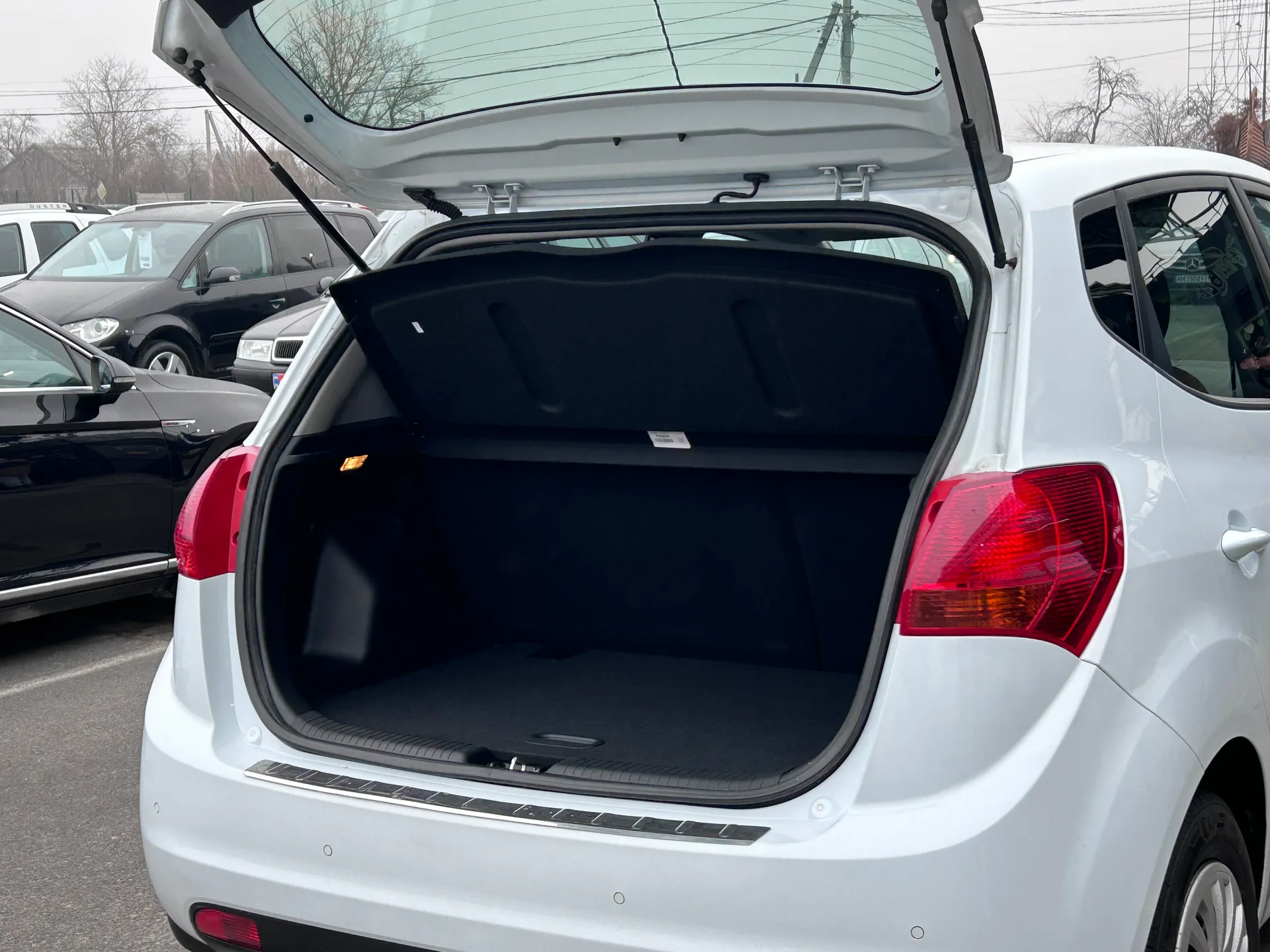 Kia Venga — фото 5