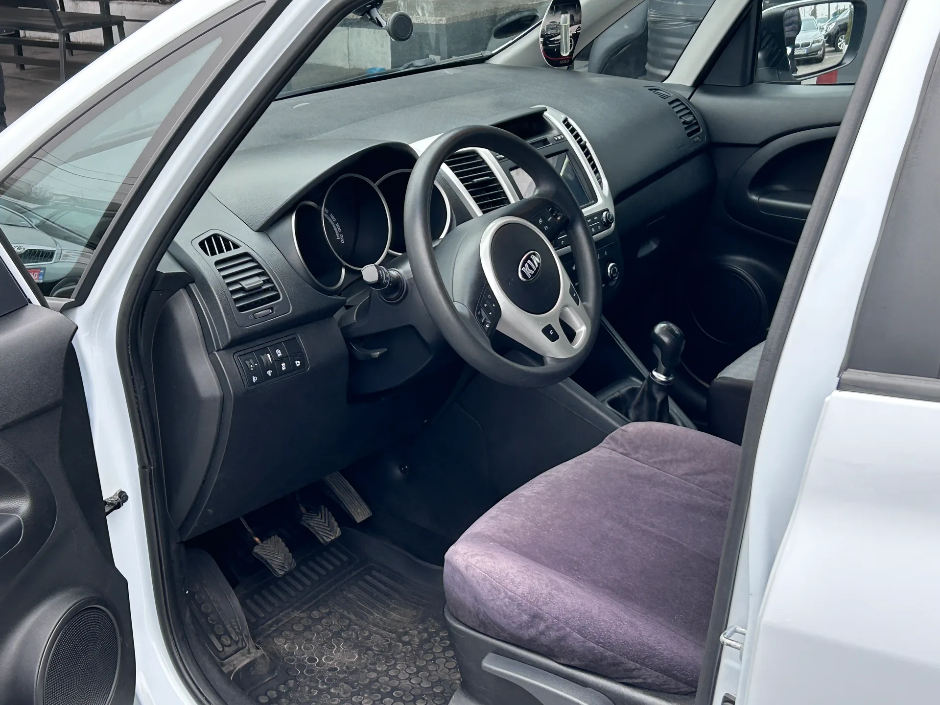 Kia Venga — фото 6