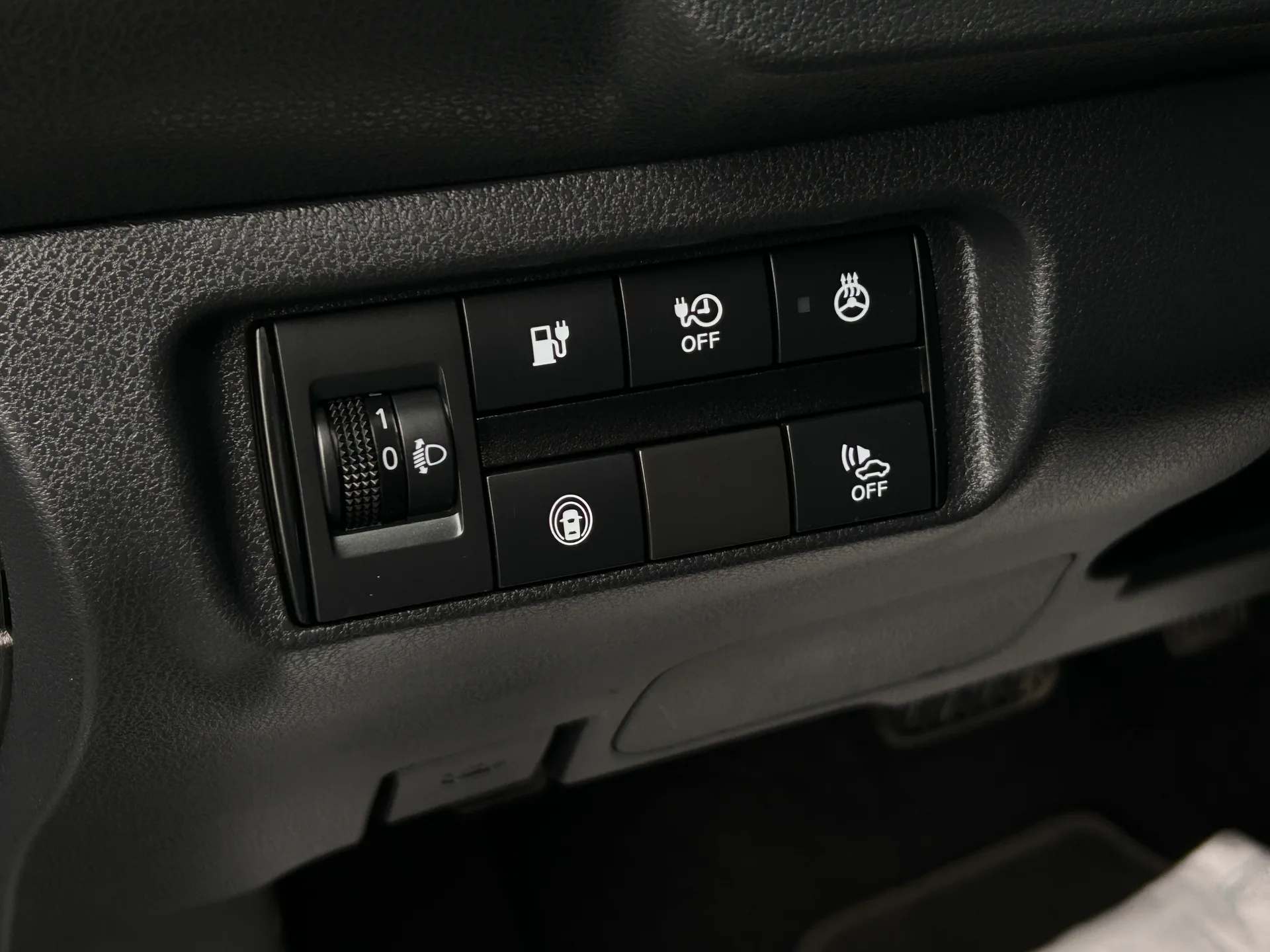 Nissan Leaf — фото 12