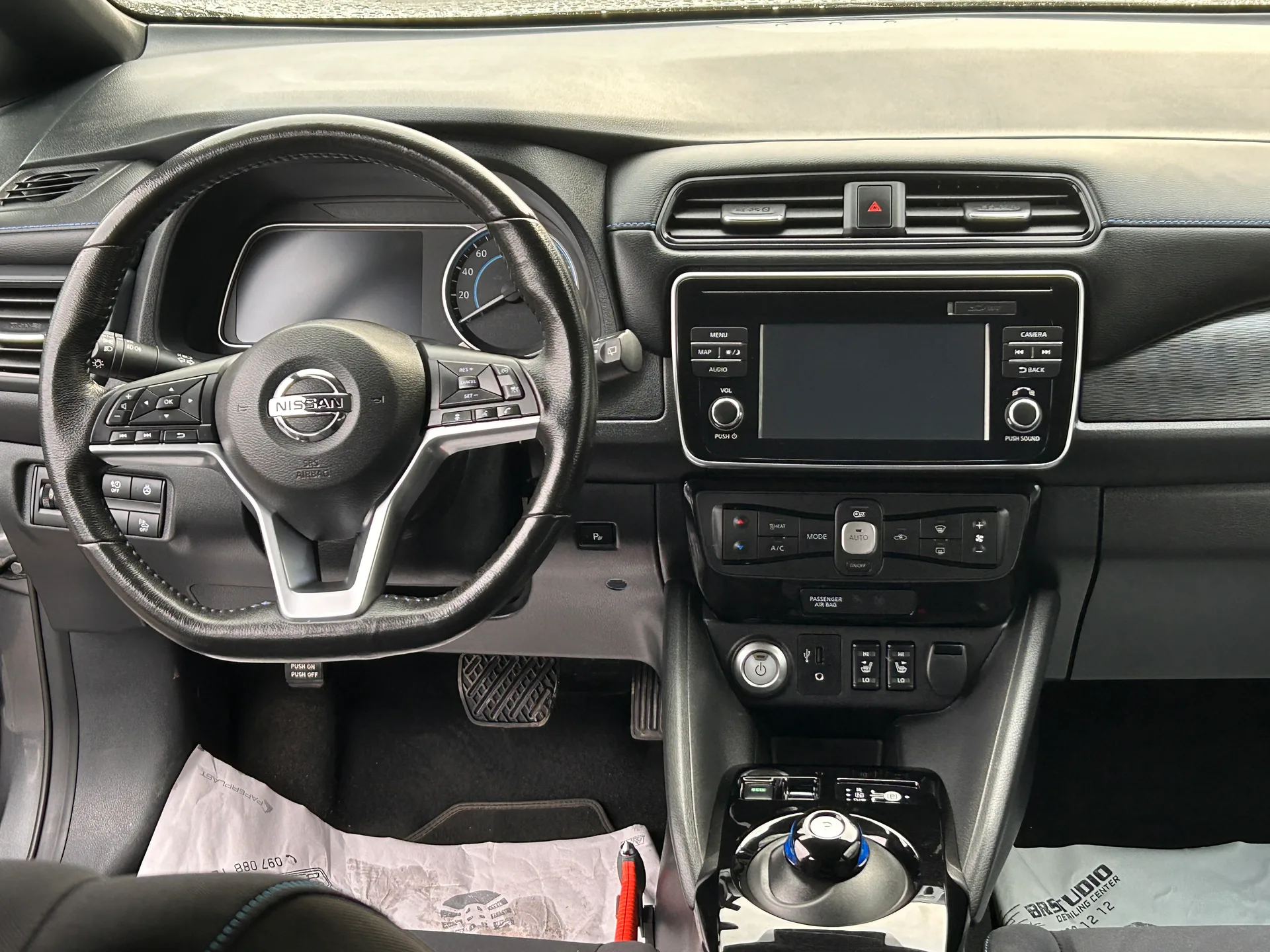 Nissan Leaf — фото 9