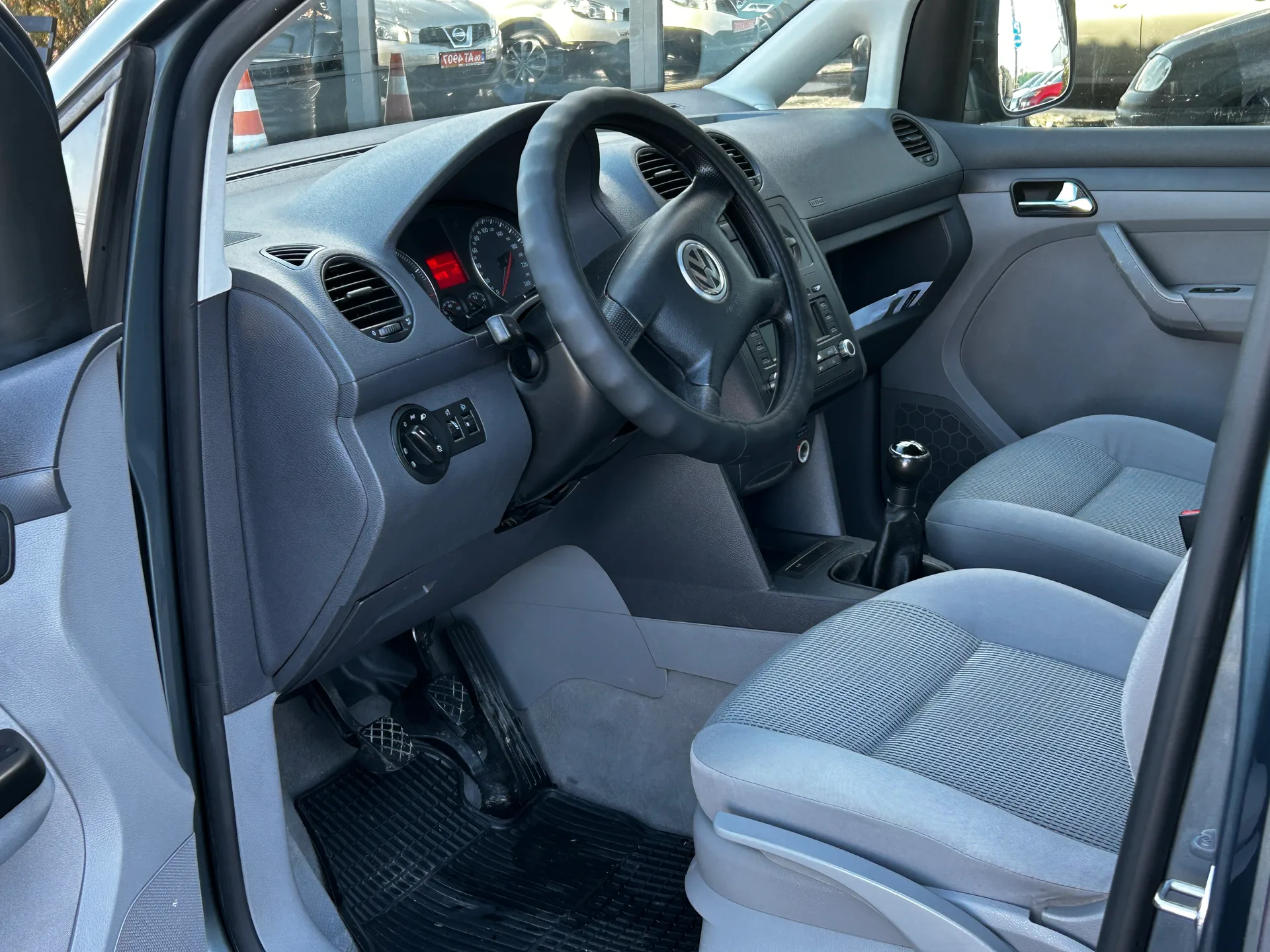 Volkswagen Caddy — фото 5