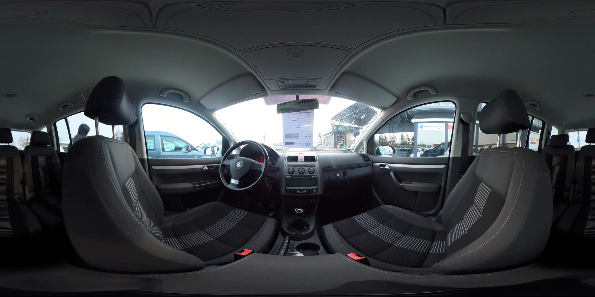 Volkswagen Touran — 360°
