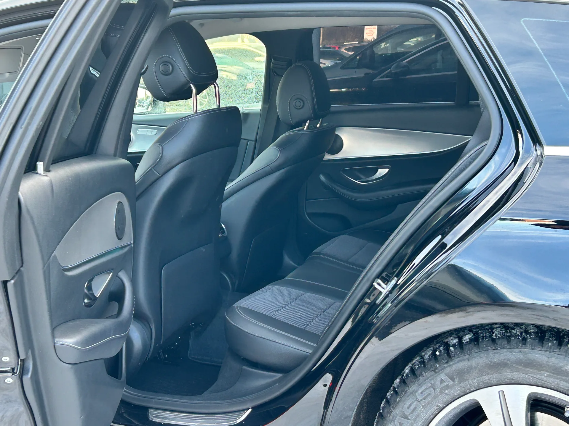 Mercedes-Benz E-Class — фото 7