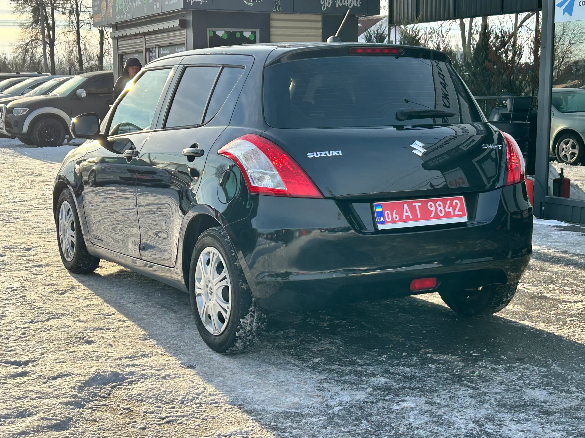 Suzuki Swift — фото 4