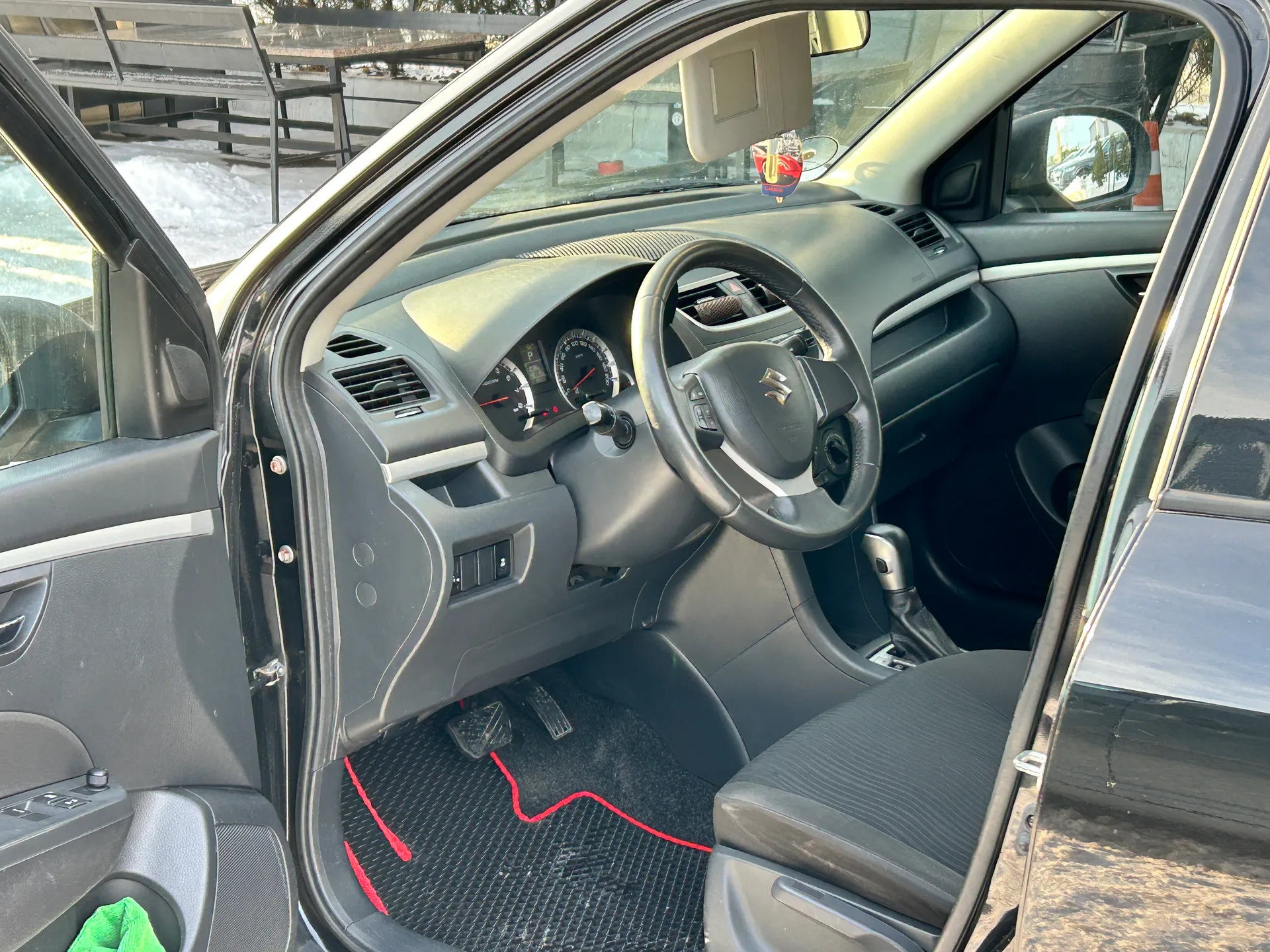 Suzuki Swift — фото 6