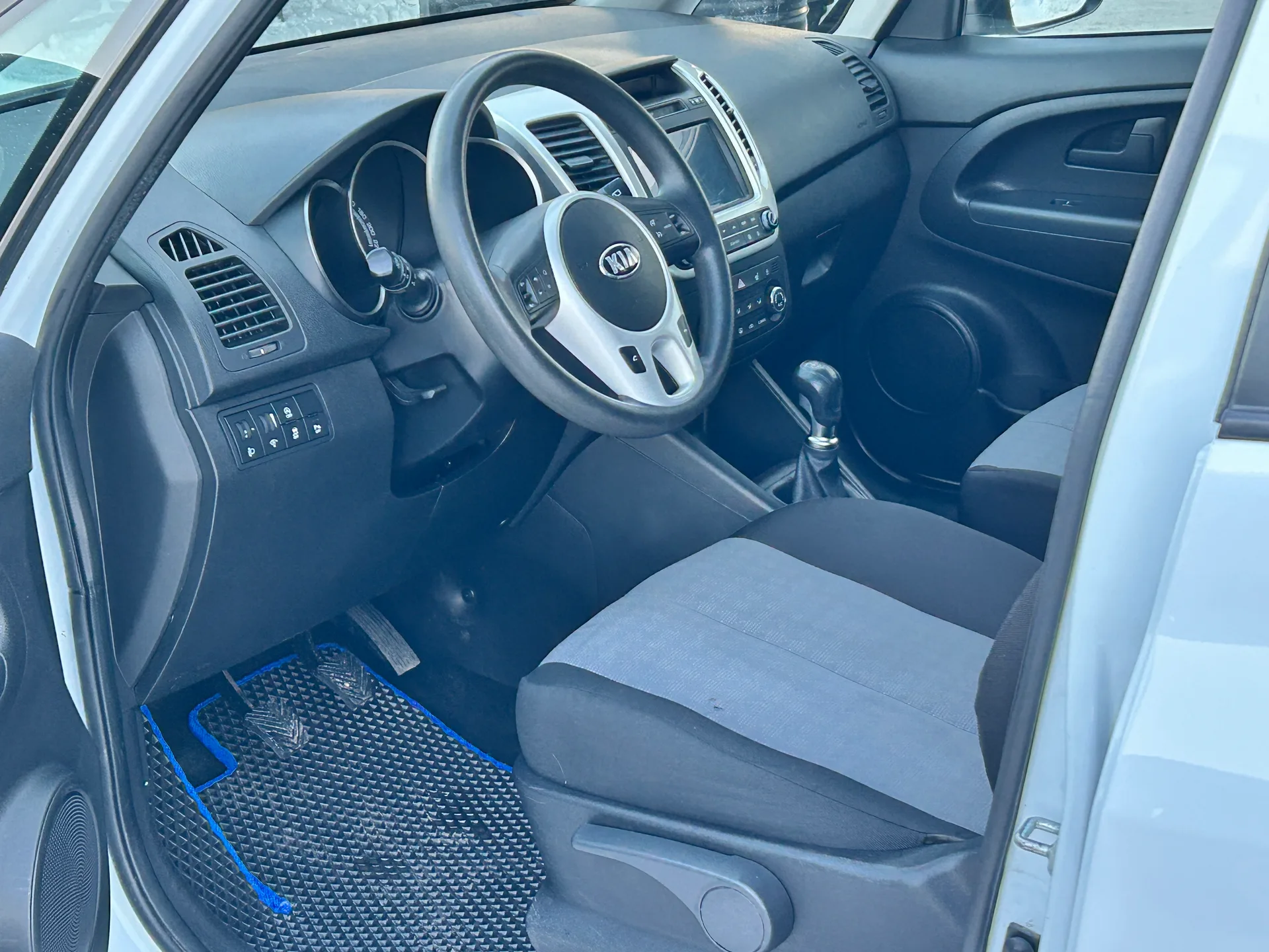 Kia Venga — фото 6