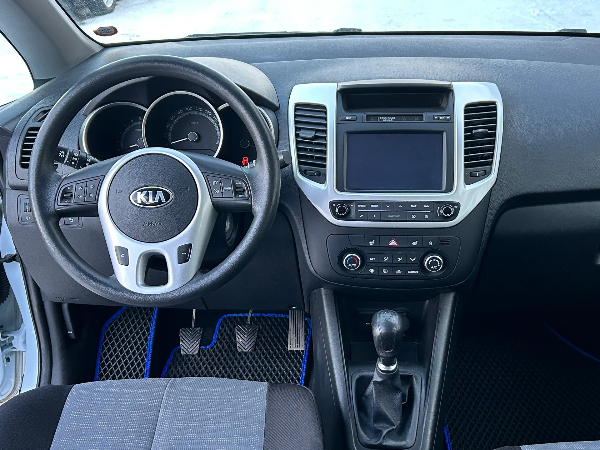 Kia Venga — фото 8