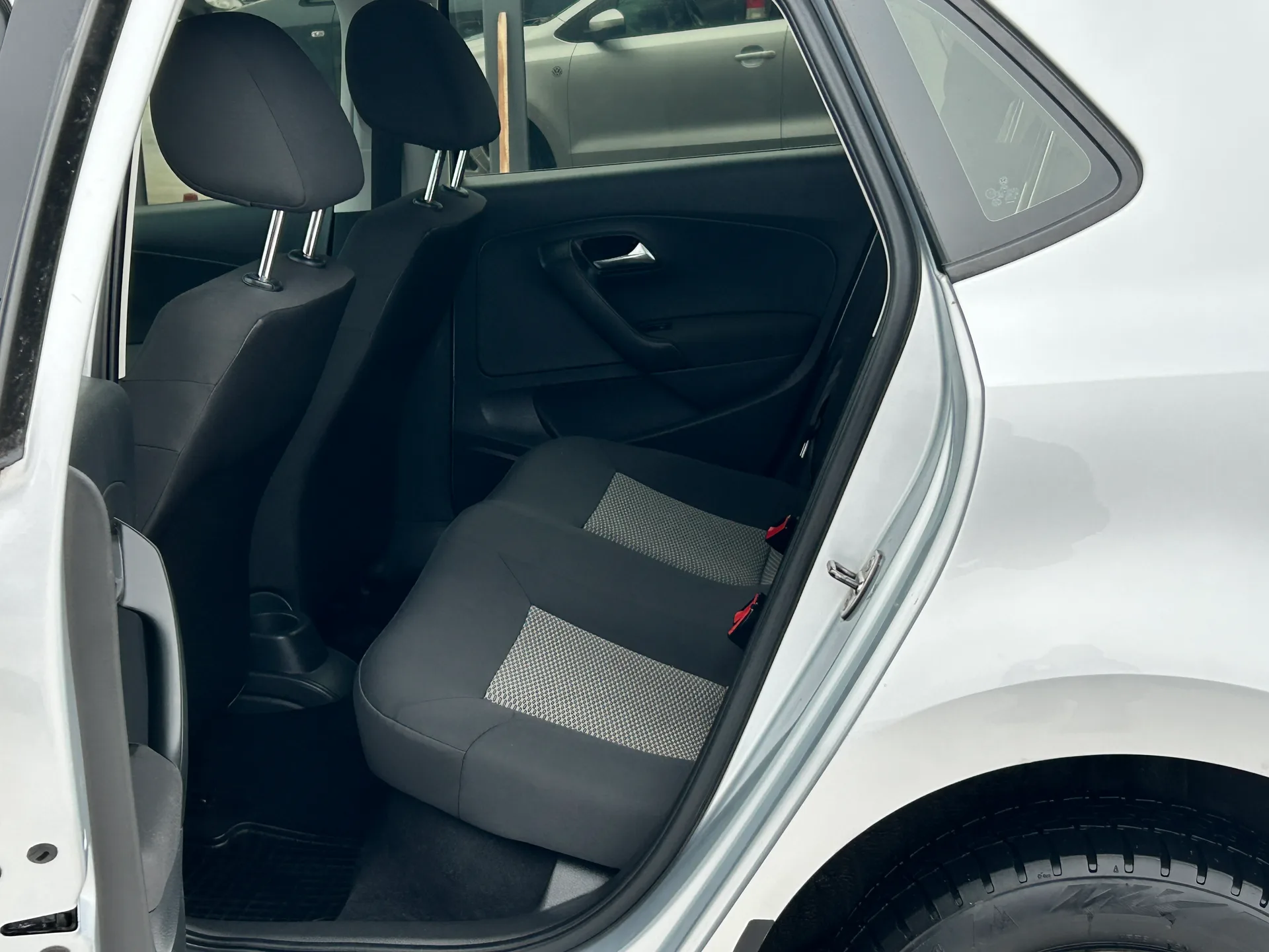 Volkswagen Polo — фото 7