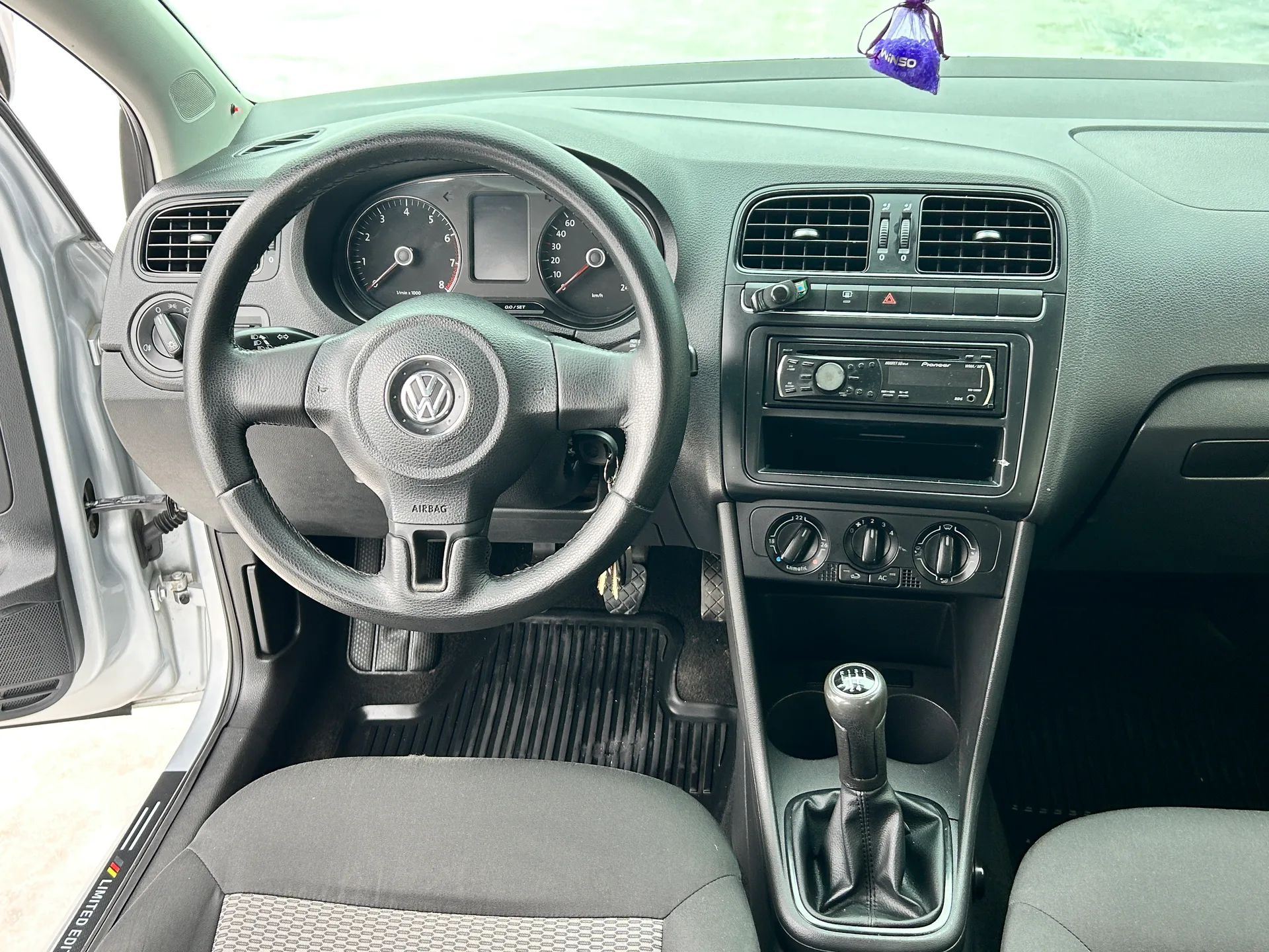 Volkswagen Polo — фото 8