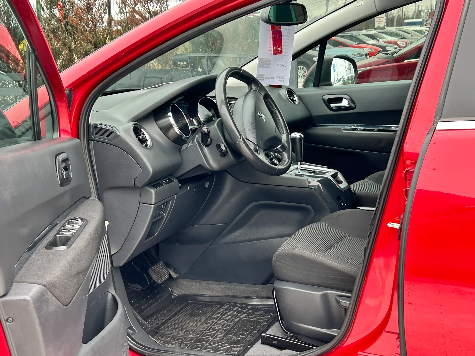 Peugeot 5008 — фото 6