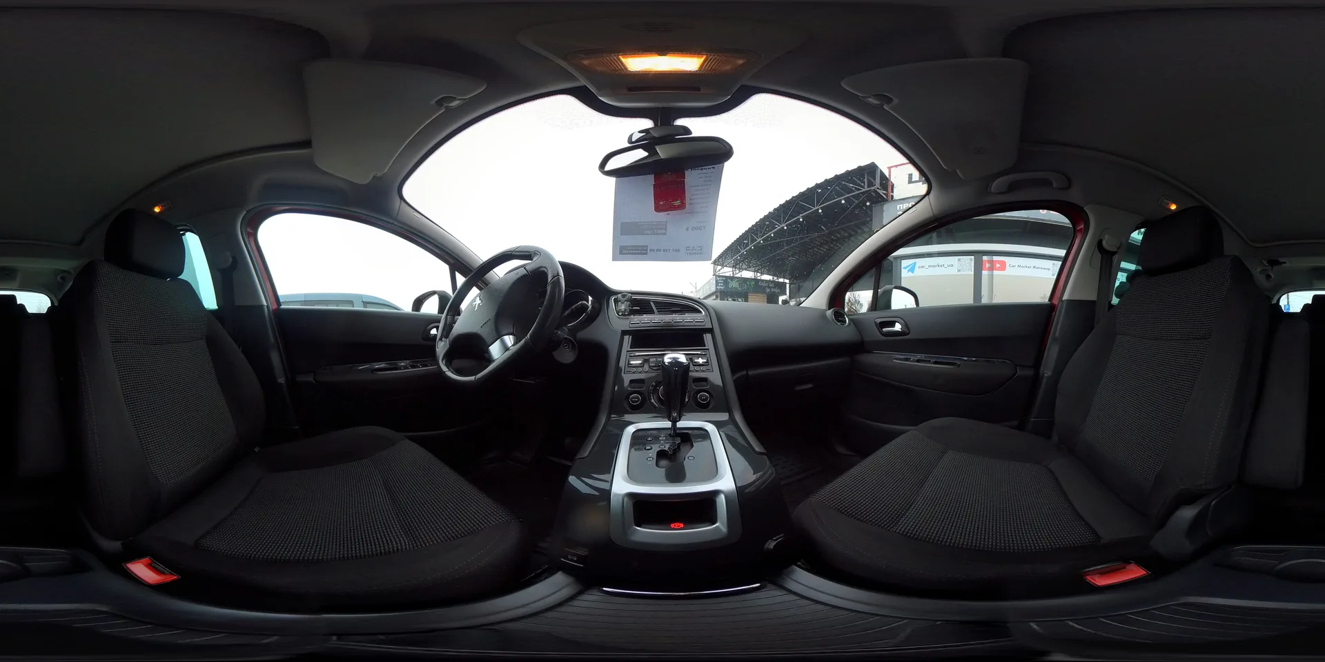 Peugeot 5008 — 360°