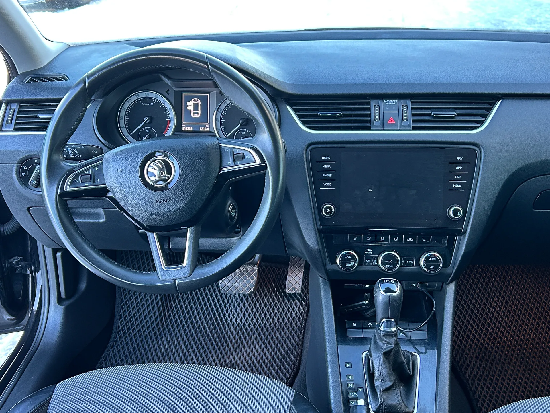 Skoda Octavia — фото 8