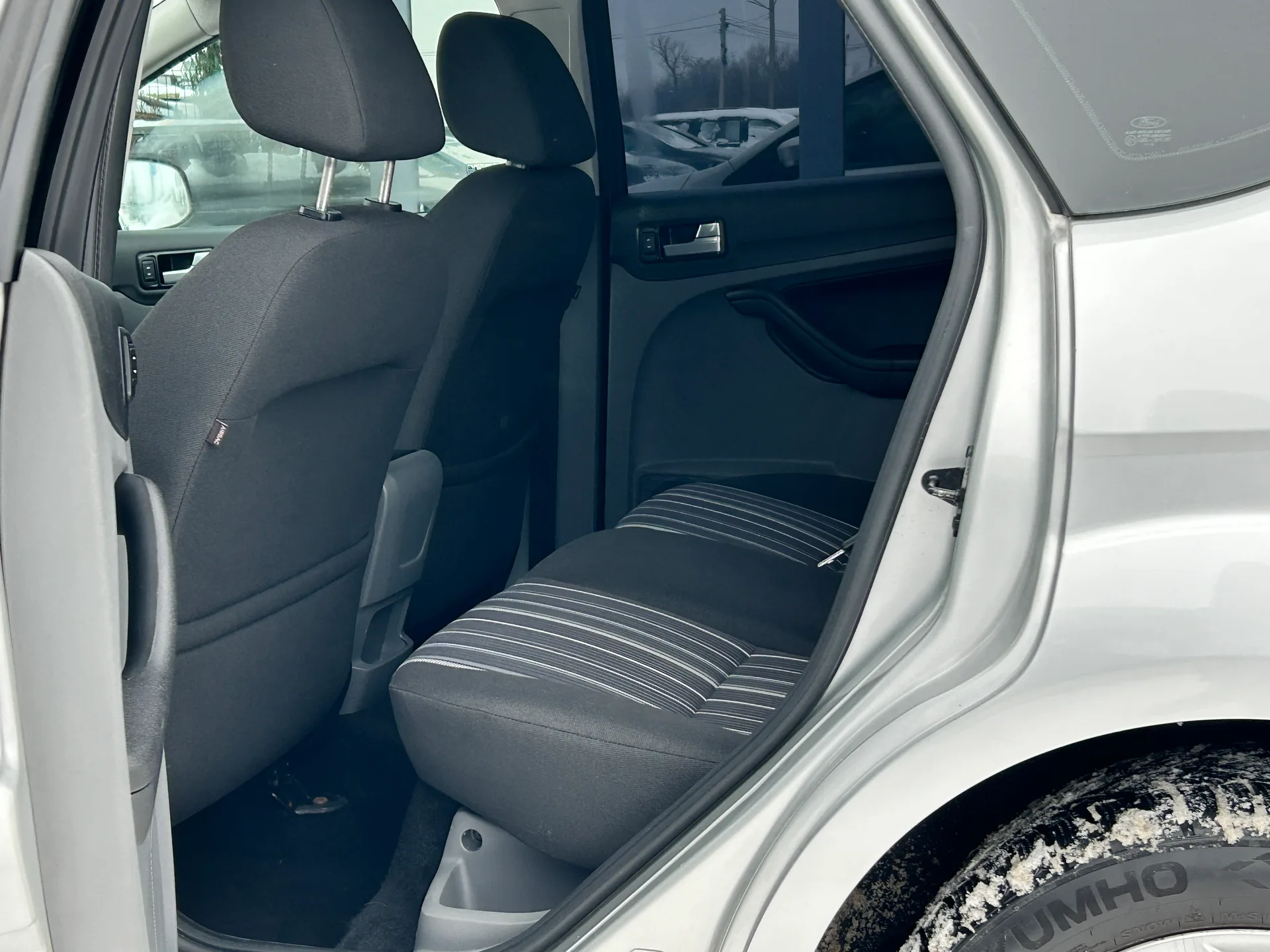 Ford Focus — фото 7