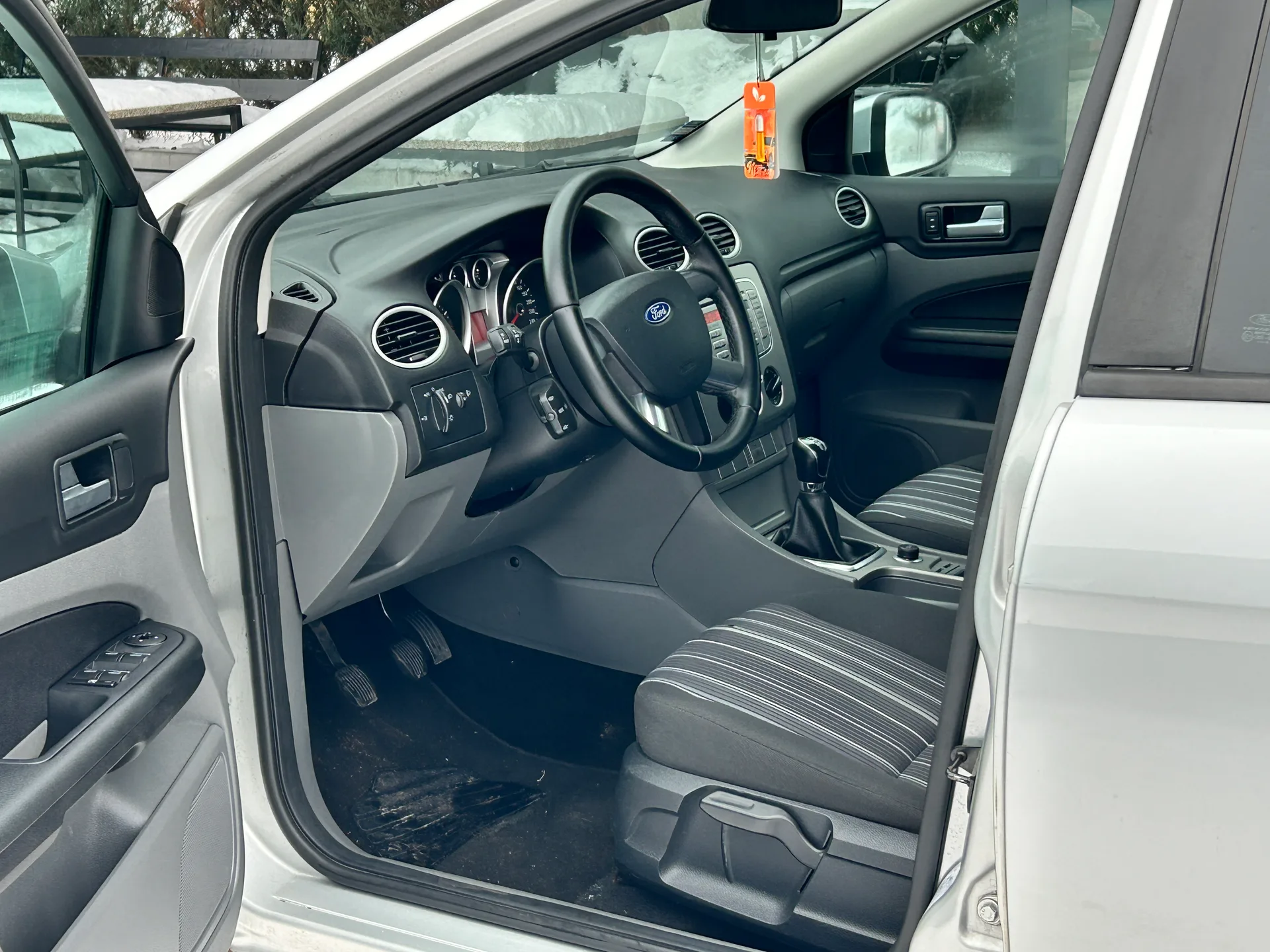 Ford Focus — фото 6