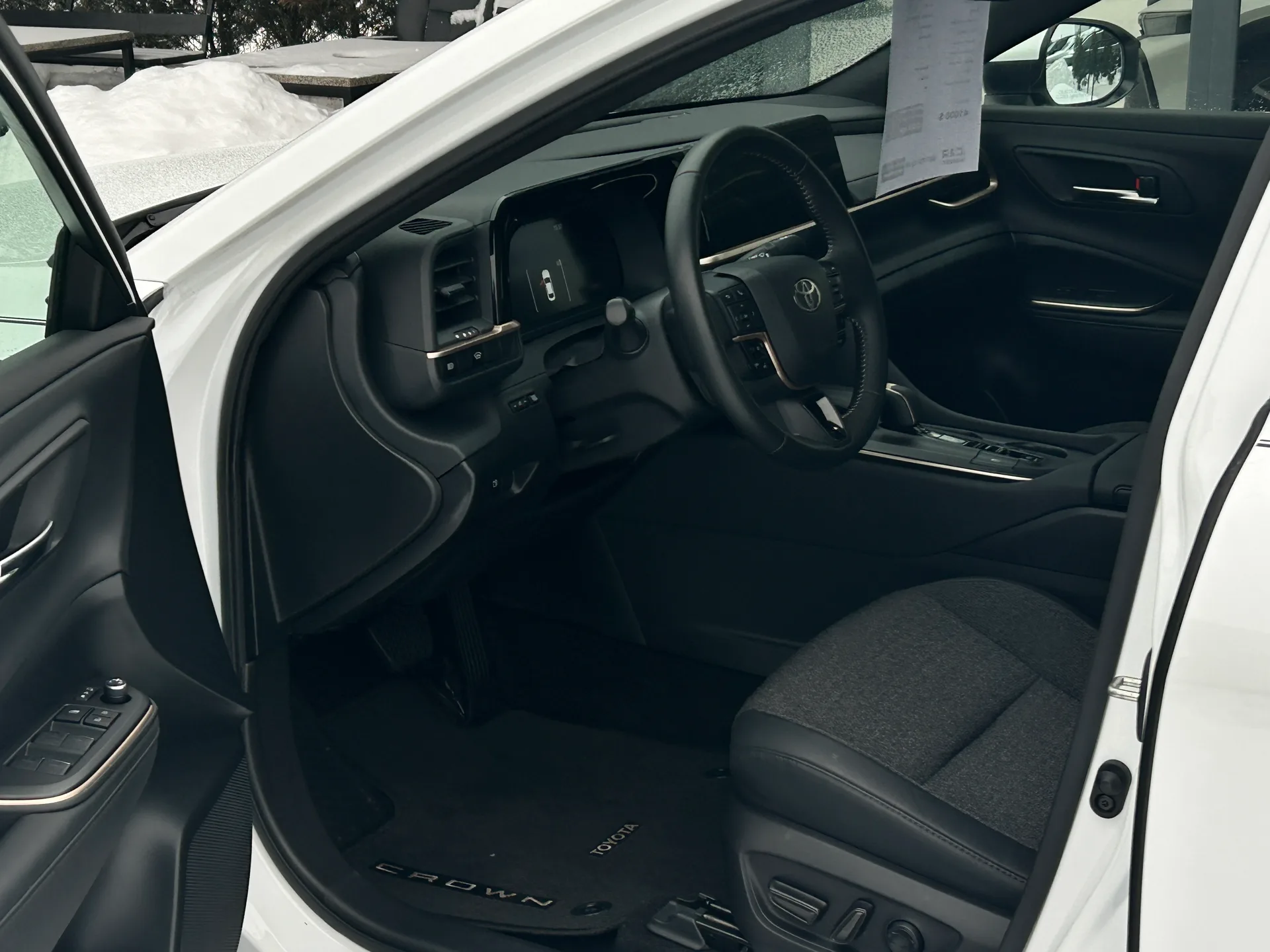 Toyota Crown — фото 5