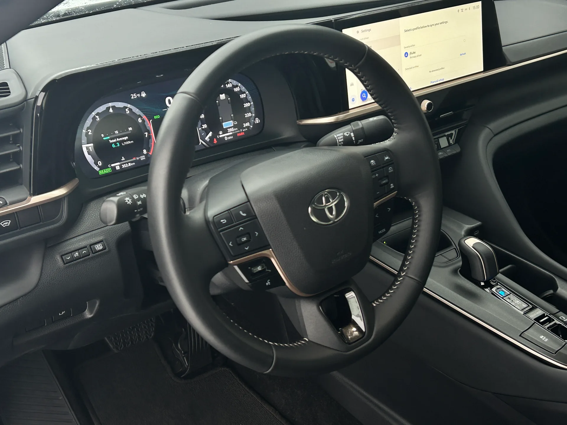 Toyota Crown — фото 8