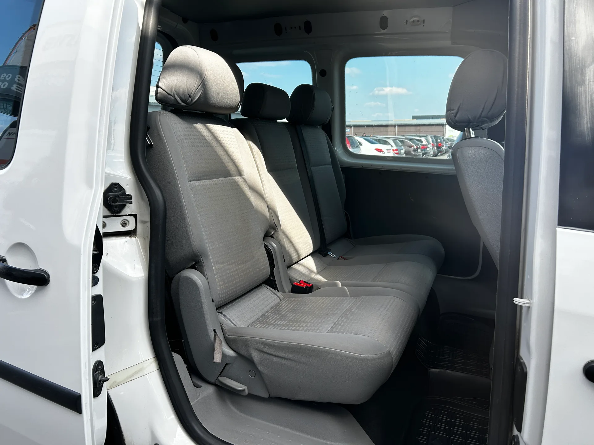 Volkswagen Caddy — фото 6