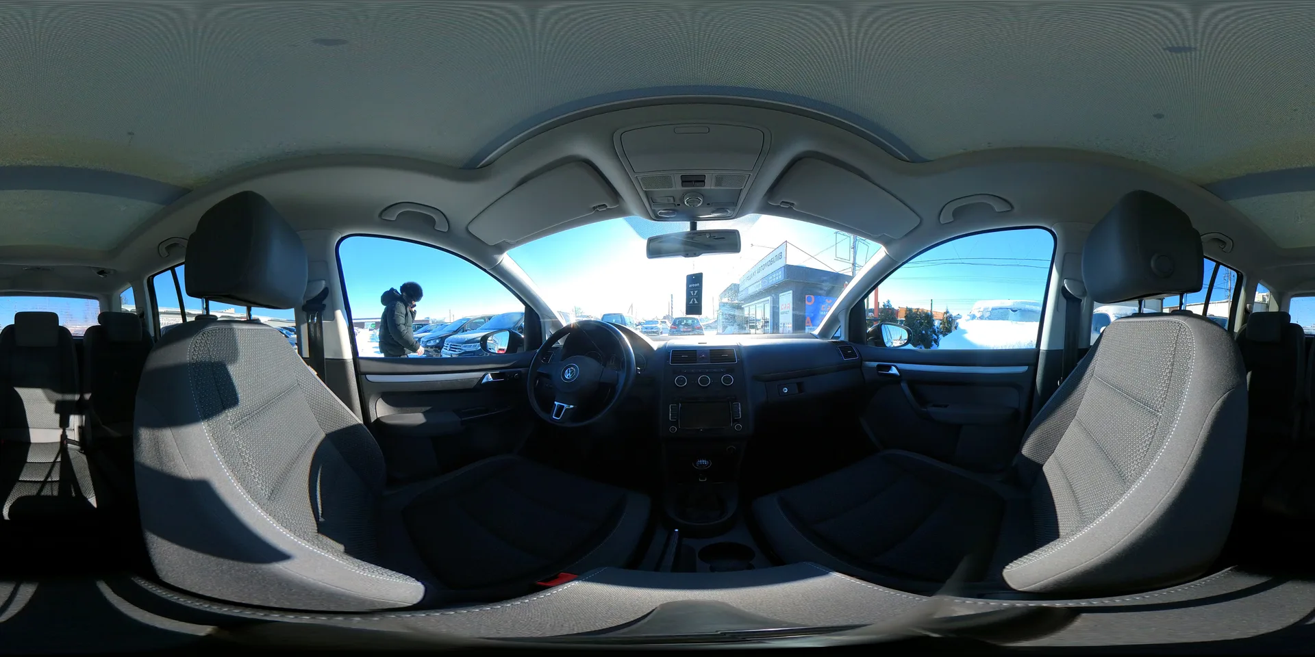 Volkswagen Touran — 360°