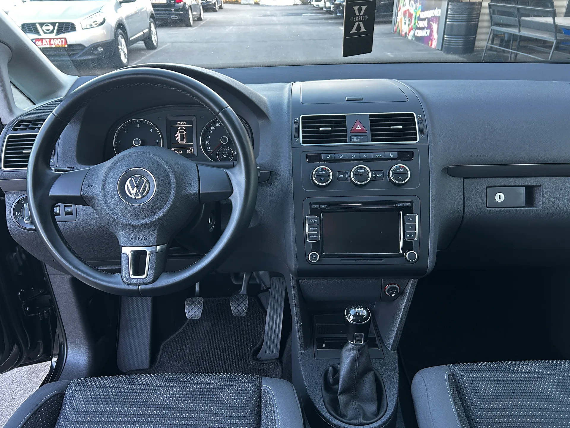 Volkswagen Touran — фото 6