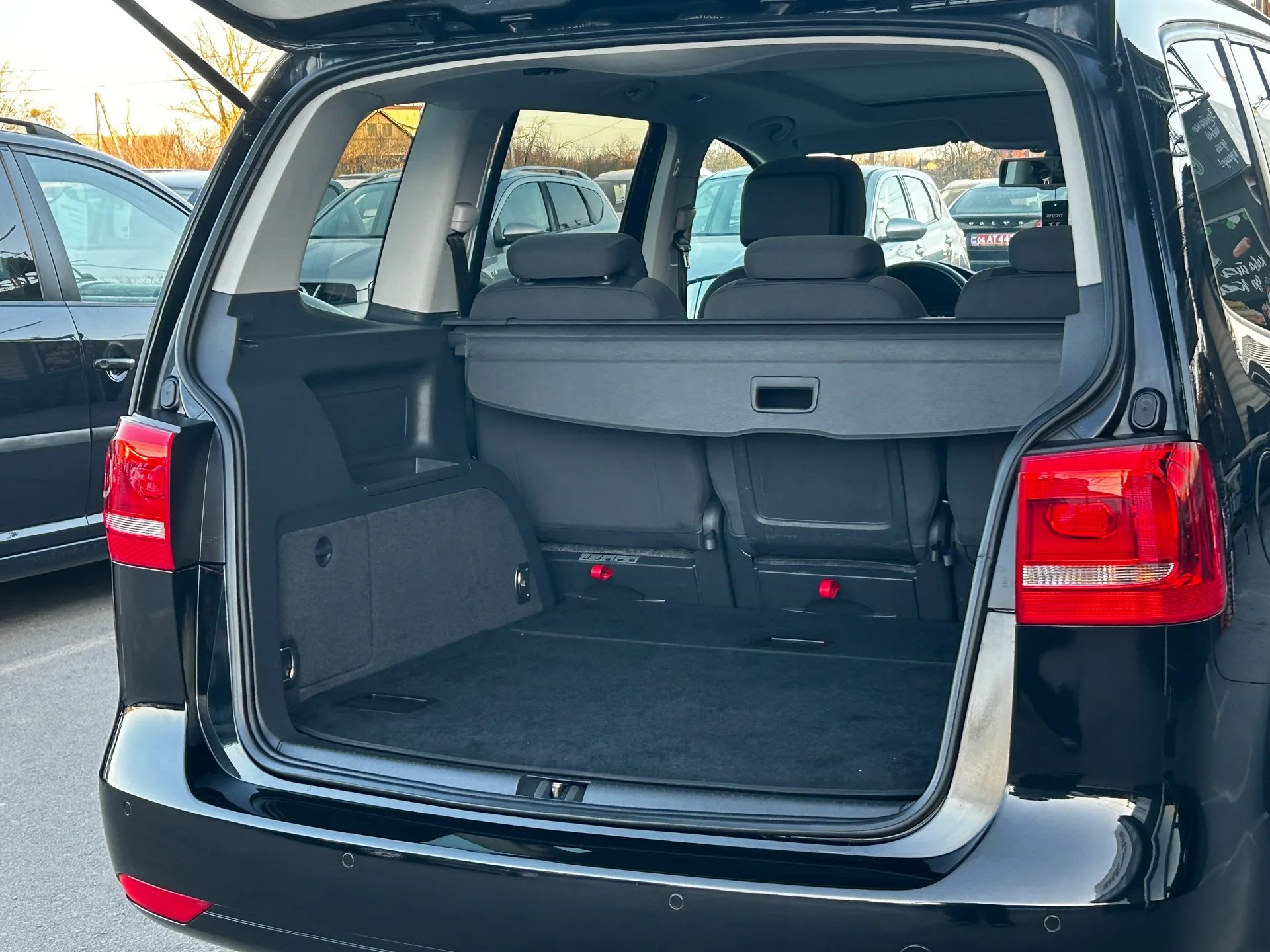 Volkswagen Touran — фото 8