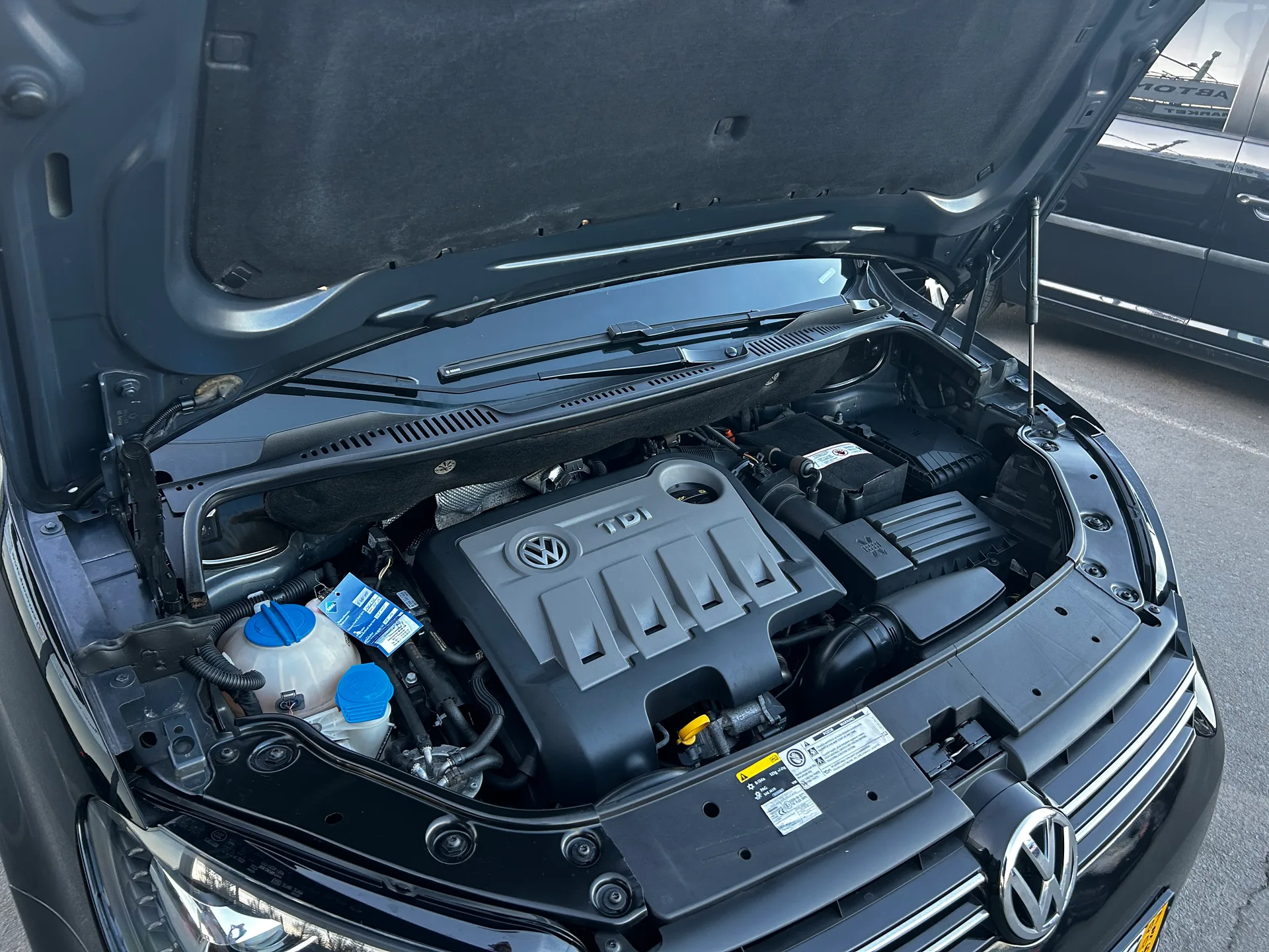 Volkswagen Touran — фото 9